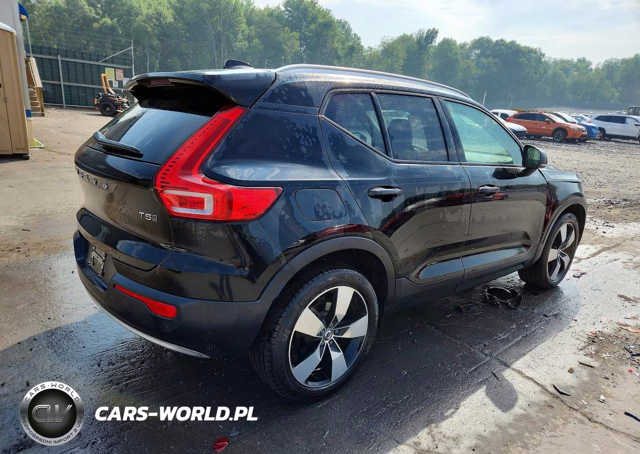 2019 Volvo Xc40 T5 Momentum VIN:YV4162UK0K2074940 - 3
