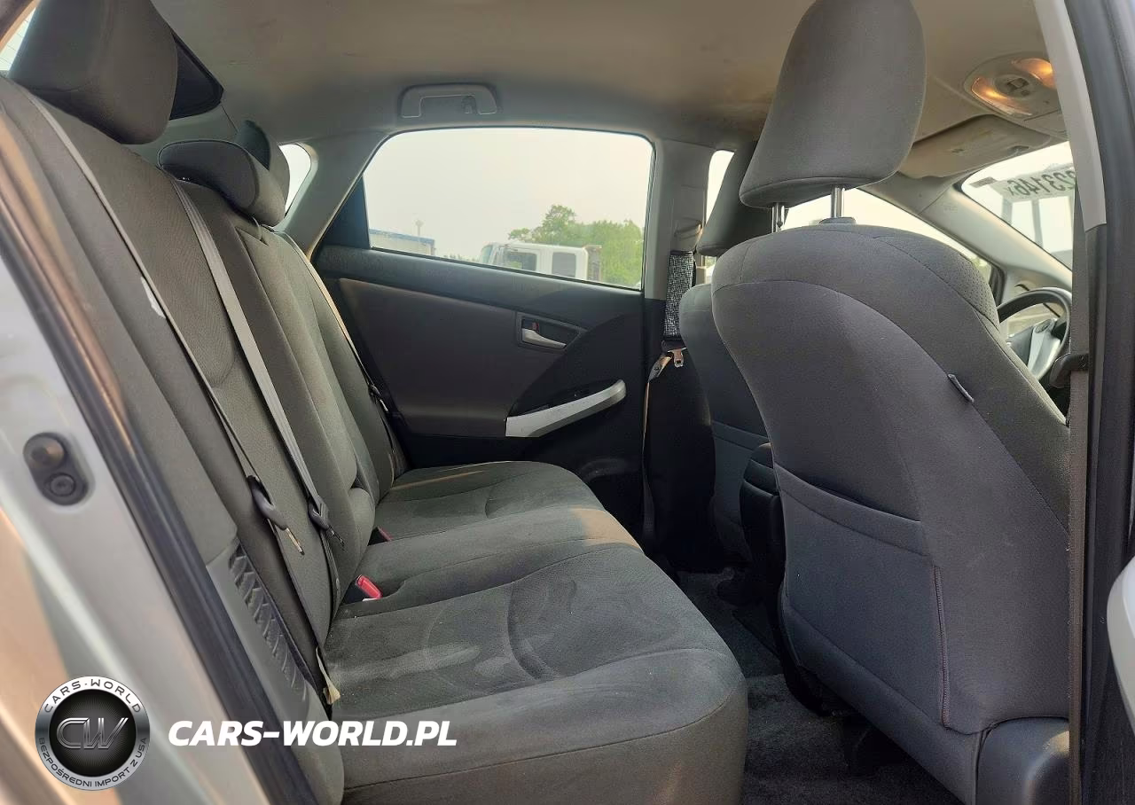 2013 Toyota Prius Plug-In Hybrid Base VIN:JTDKN3DP2D3038921 - 10