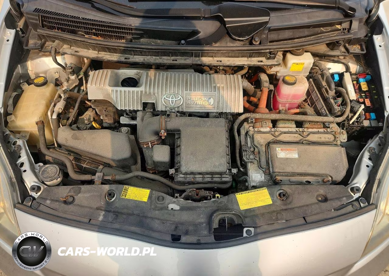 2013 Toyota Prius Plug-In Hybrid Base VIN:JTDKN3DP2D3038921 - 11