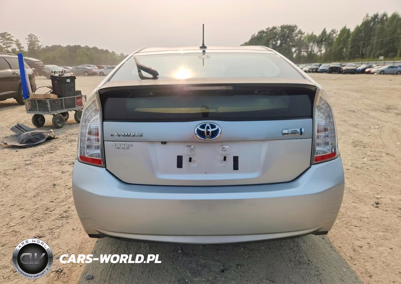 2013 Toyota Prius Plug-In Hybrid Base VIN:JTDKN3DP2D3038921 - 6
