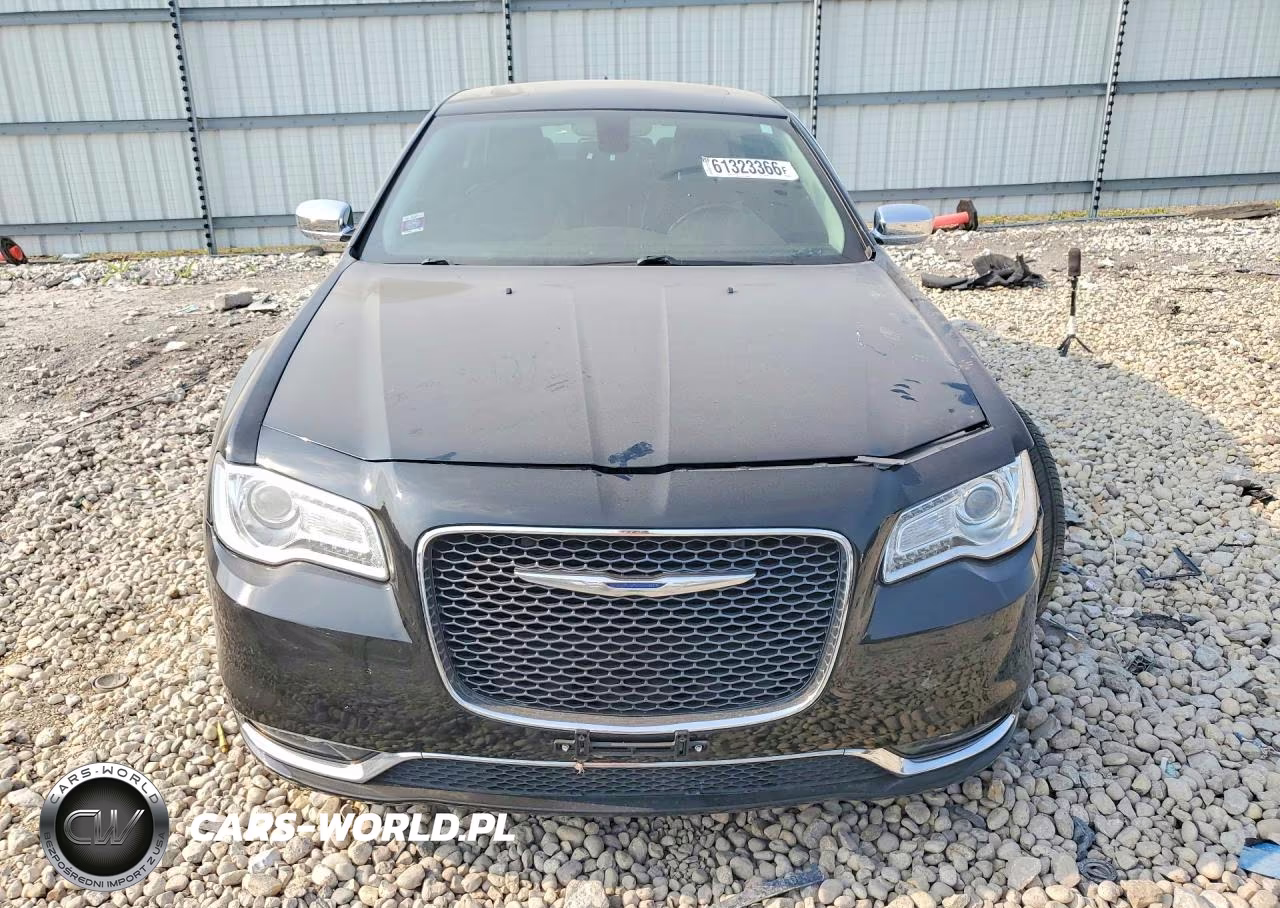 2016 Chrysler 300C VIN:2C3CCAKG3GH261704 - 5