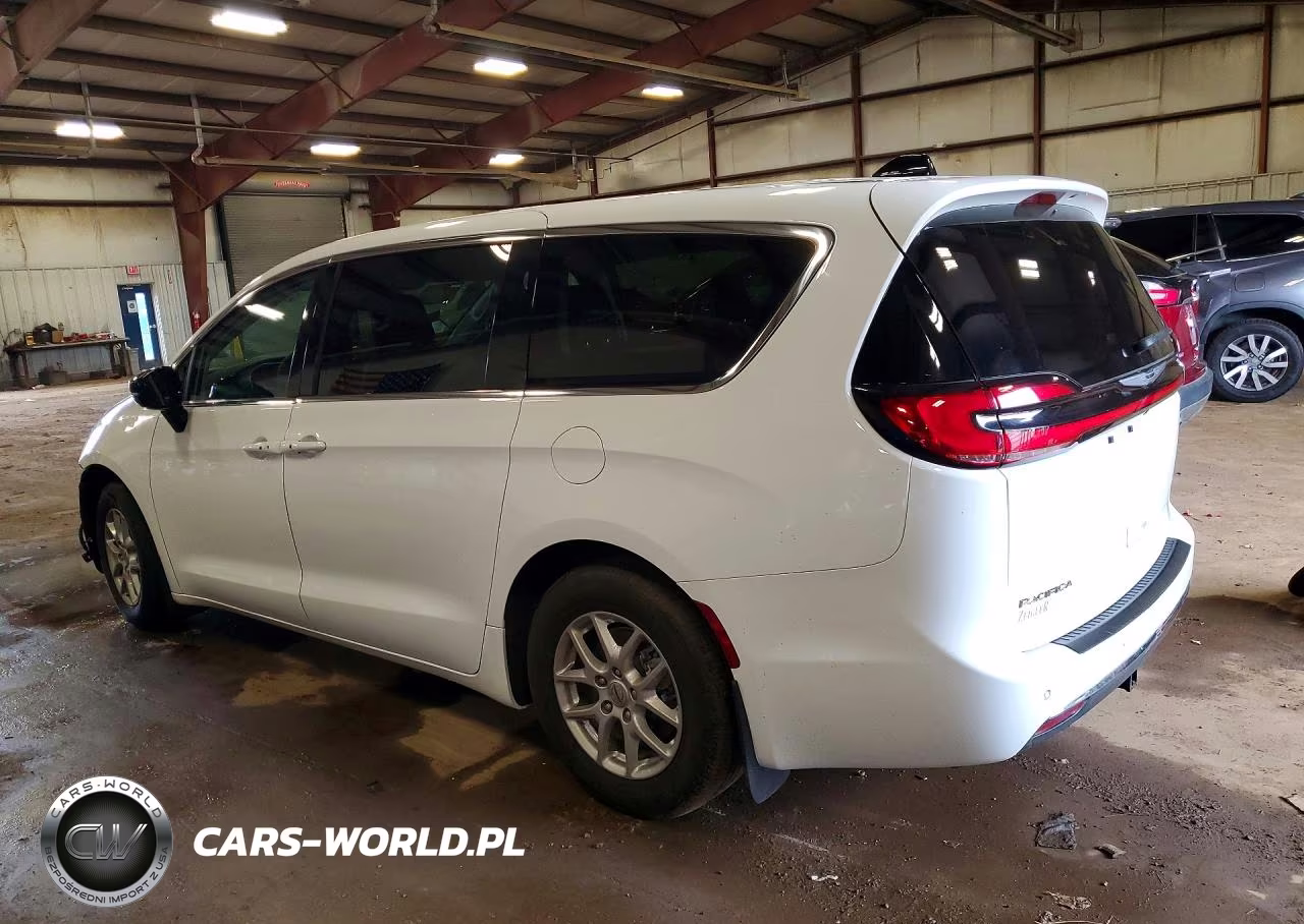 2024 Chrysler Pacifica Touring L VIN:2C4RC1BG2RR152833 - 2