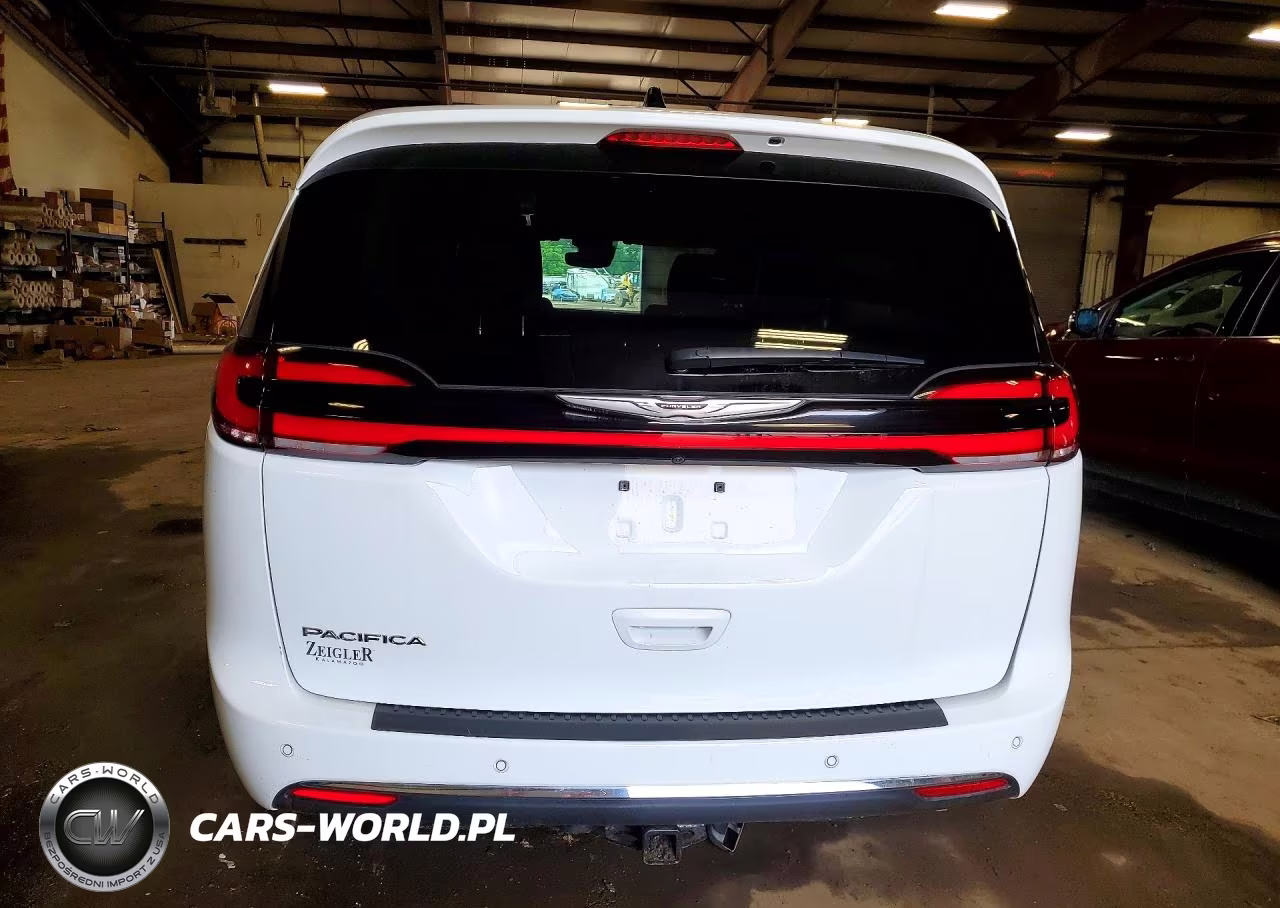 2024 Chrysler Pacifica Touring L VIN:2C4RC1BG2RR152833 - 6