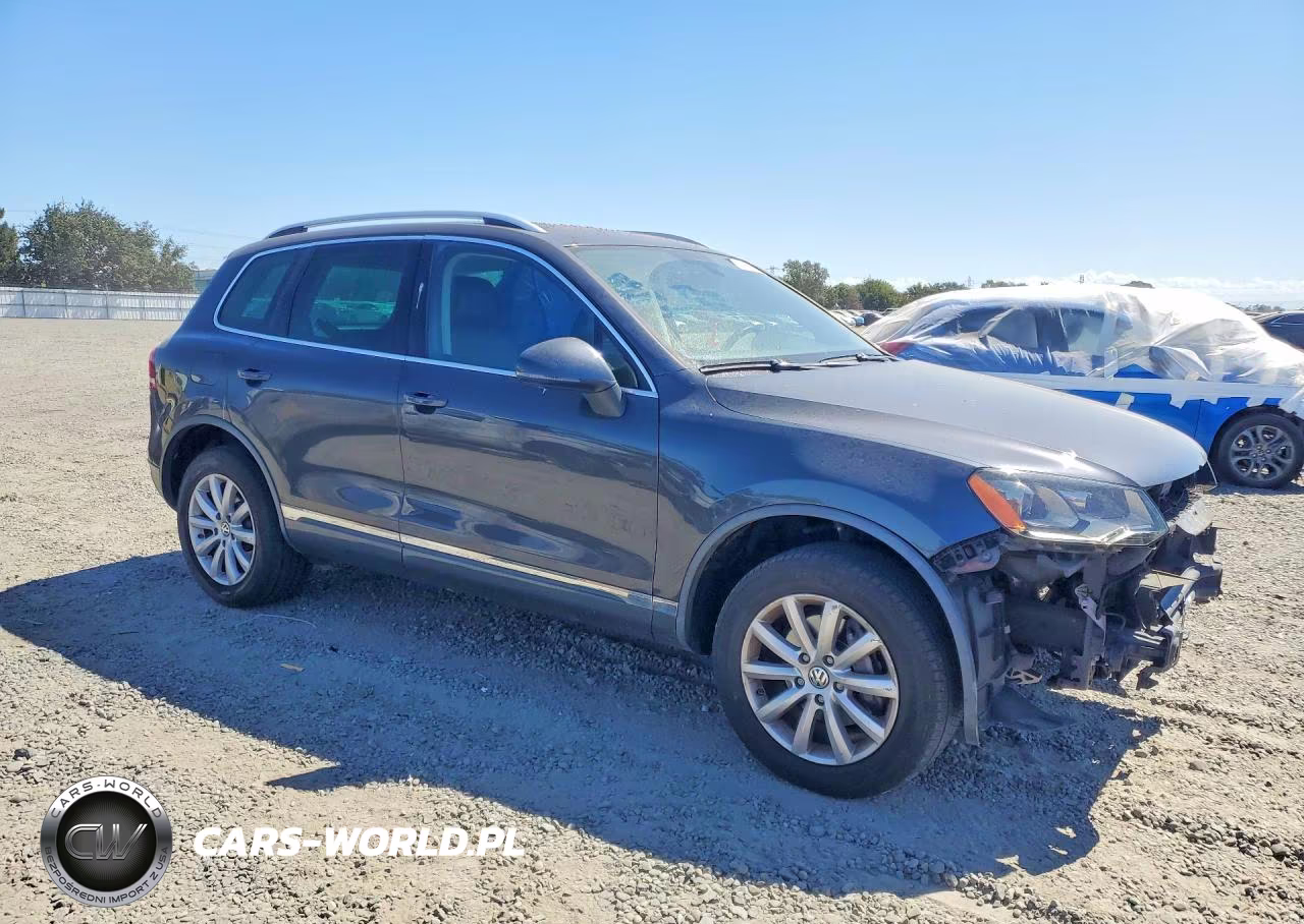 2011 Volkswagen Touareg V6 VIN:WVGFF9BP5BD004592 - 4