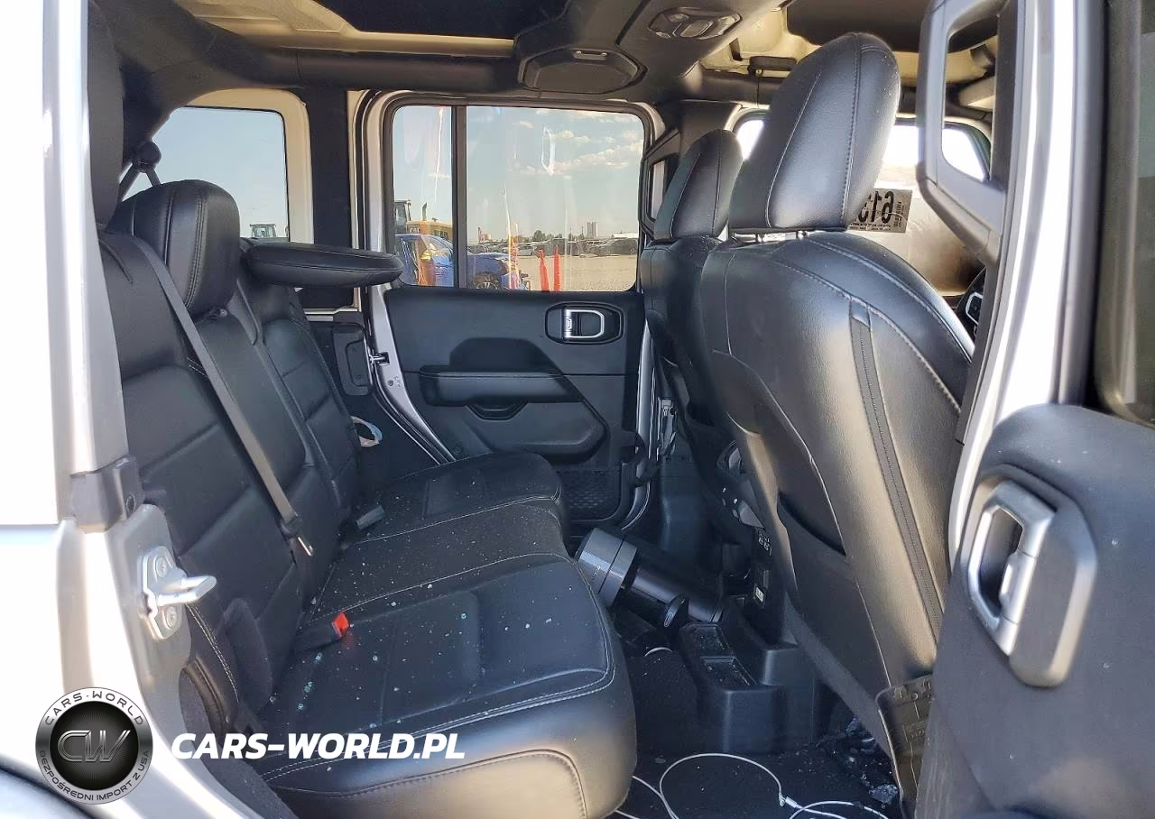 2019 Jeep Wrangler Unlimited Sahara VIN:1C4HJXEN7KW500931 - 10