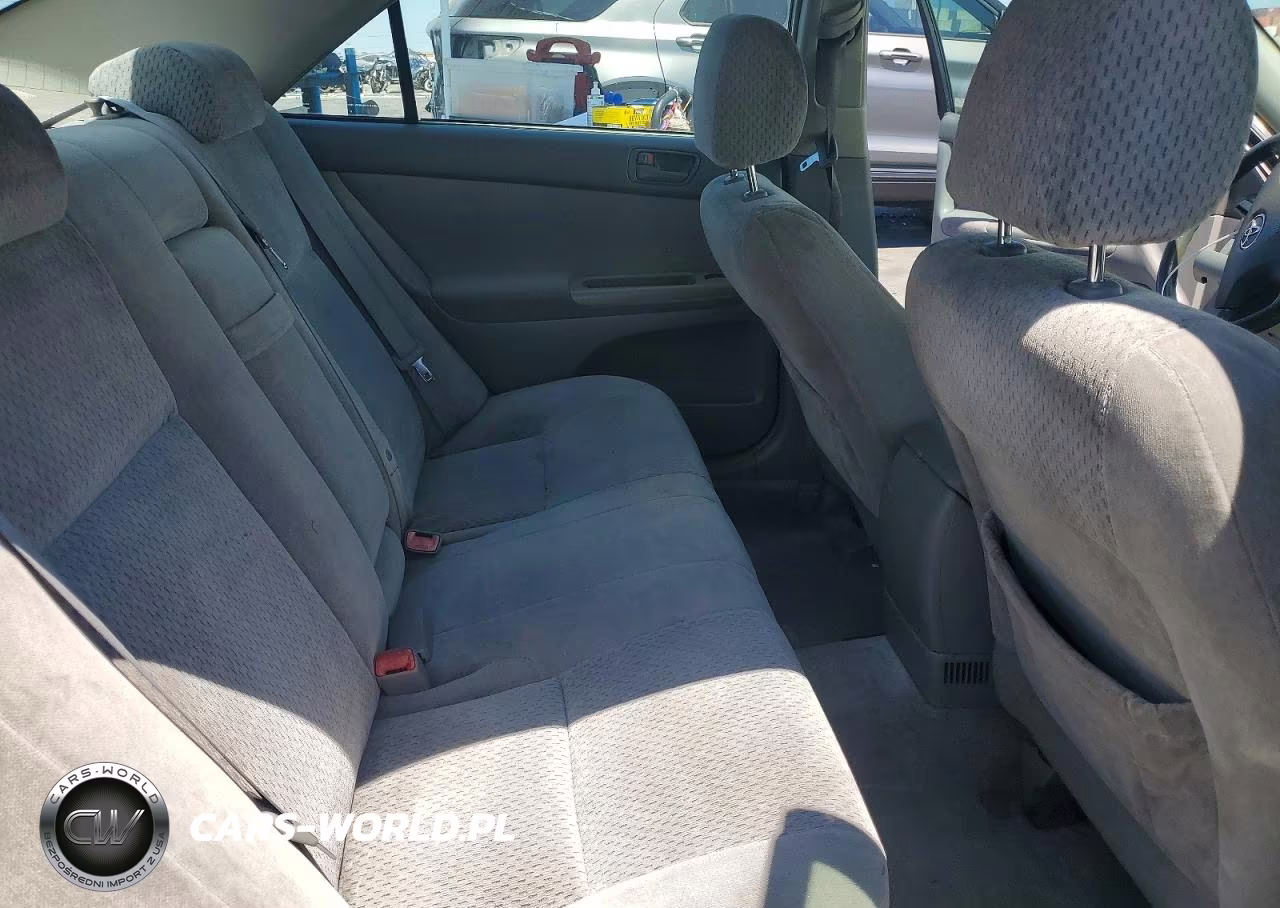2004 Toyota Camry Le VIN:4T1BE32K34U290576 - 10