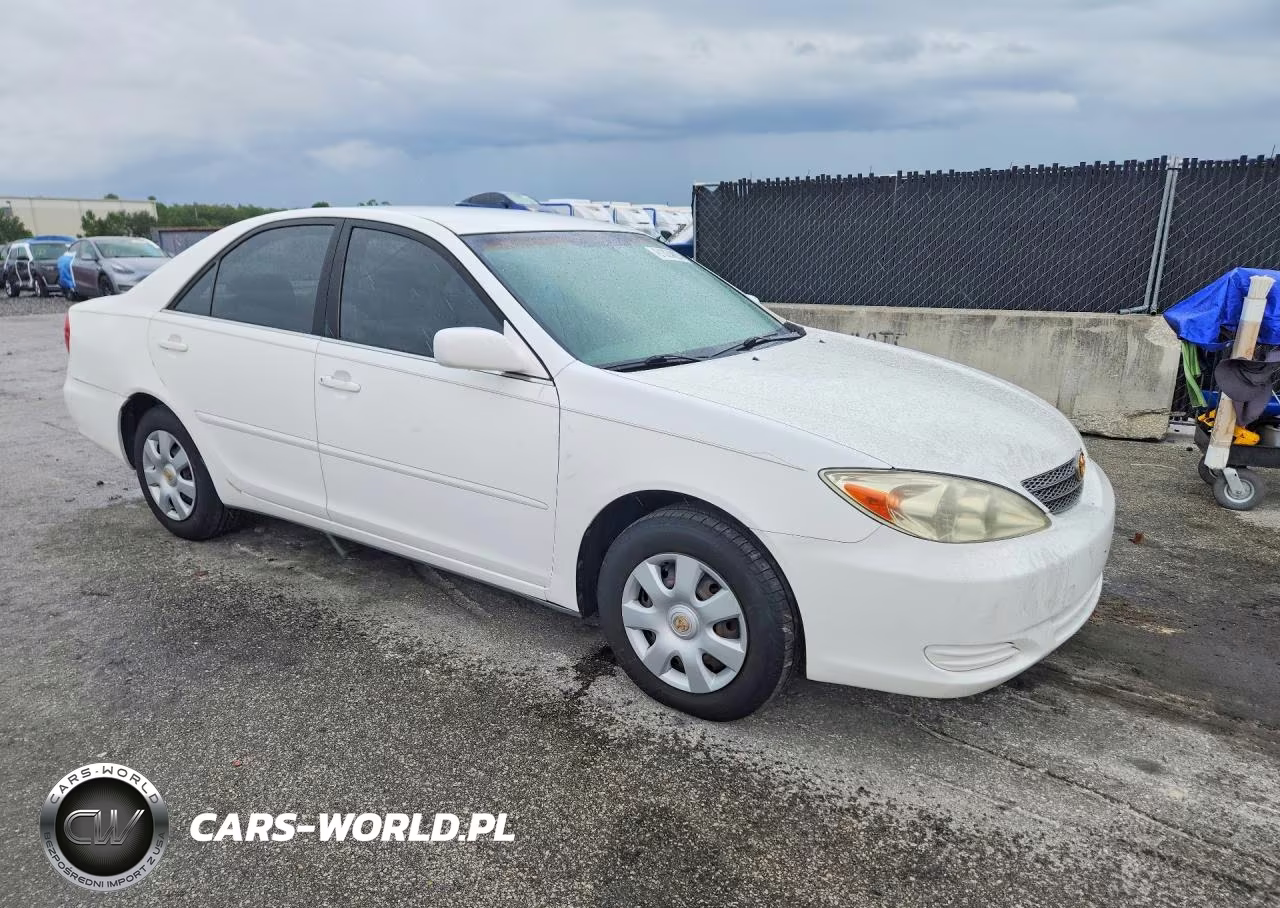 2003 Toyota Camry Le VIN:JTDBE32K930229016 - 4