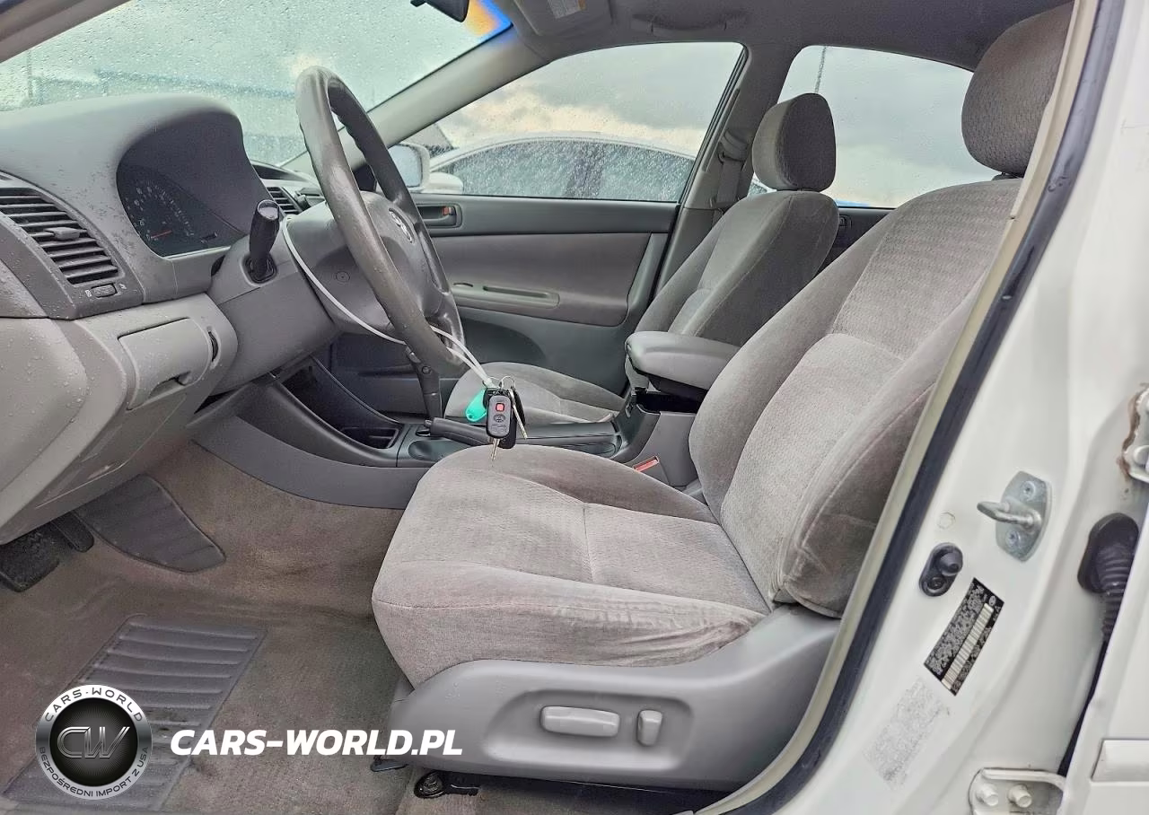 2003 Toyota Camry Le VIN:JTDBE32K930229016 - 7