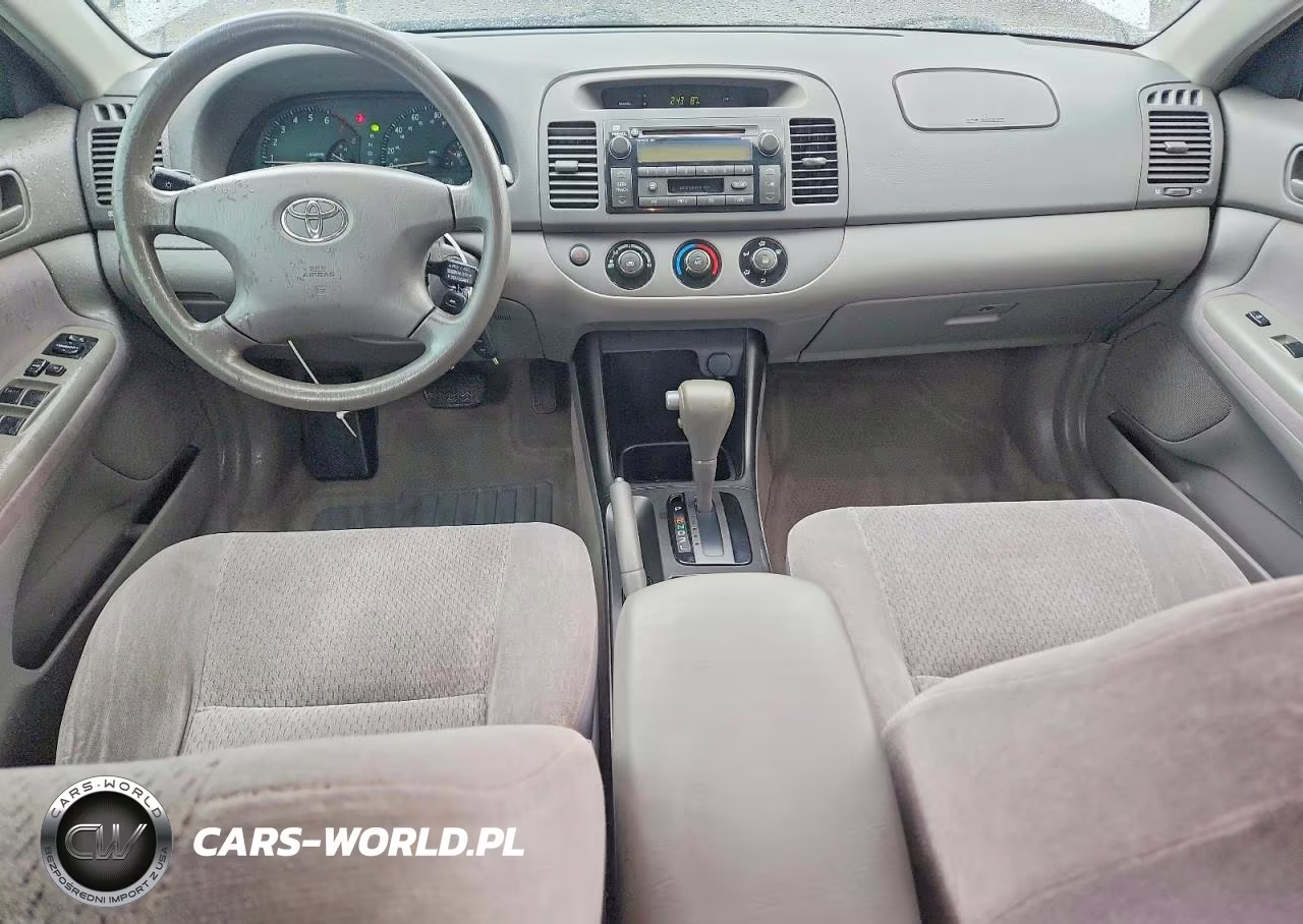 2003 Toyota Camry Le VIN:JTDBE32K930229016 - 8