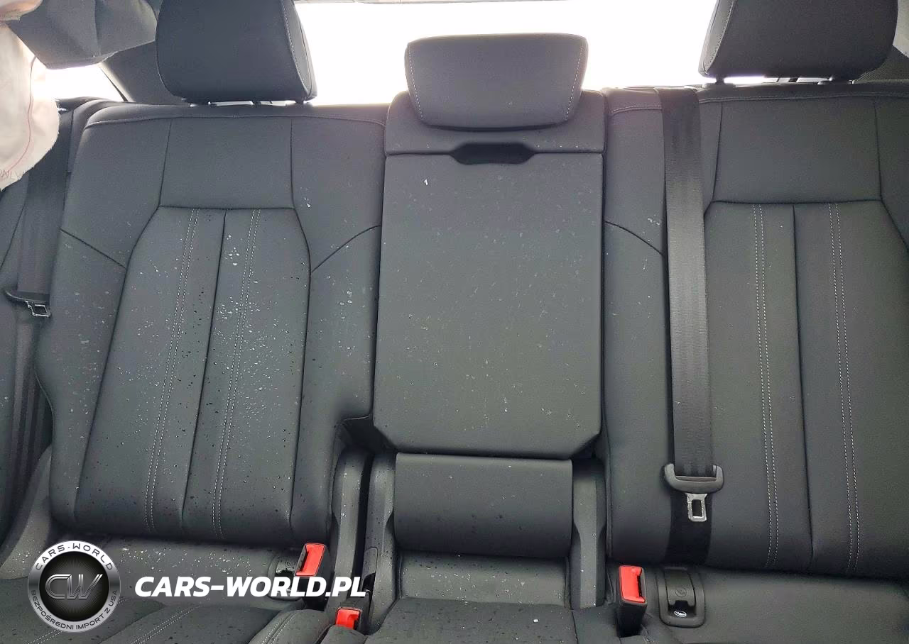 2026 Audi Q5 Sportback Premium VIN:WA1DAAGU7T2008533 - 10