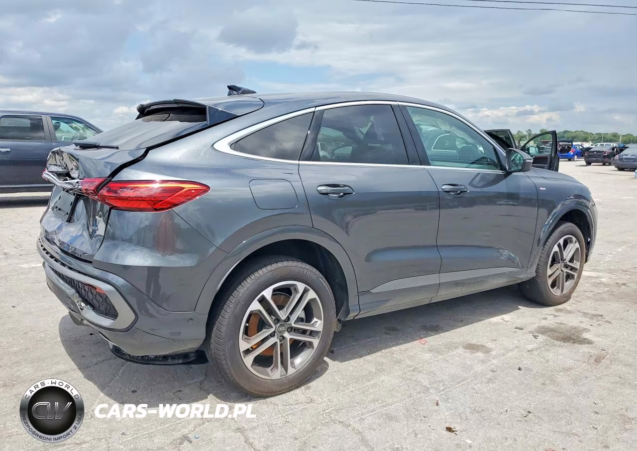 2026 Audi Q5 Sportback Premium VIN:WA1DAAGU7T2008533 - 3