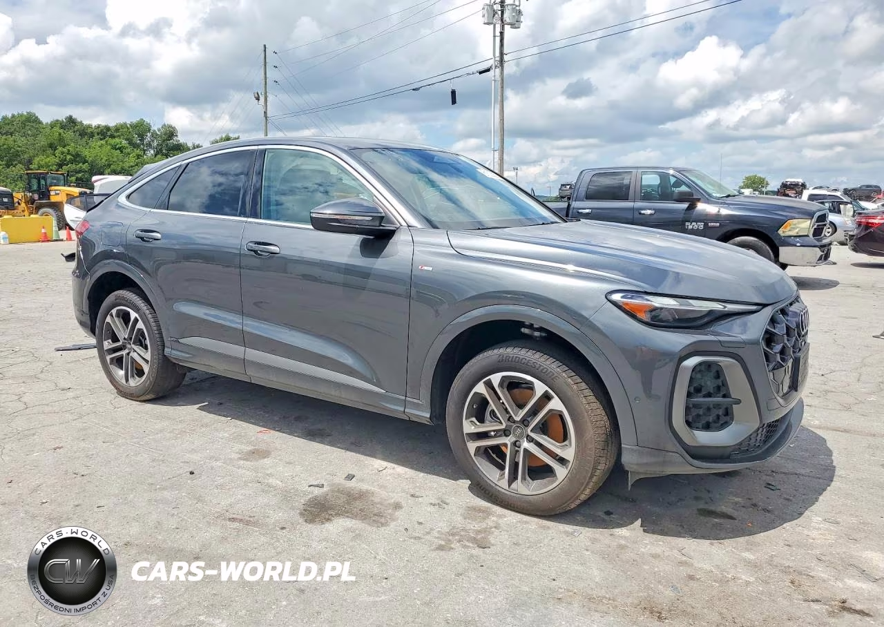 2026 Audi Q5 Sportback Premium VIN:WA1DAAGU7T2008533 - 4
