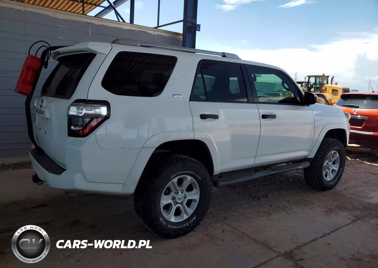 2018 Toyota 4Runner Sr5 VIN:JTEZU5JR4J5174546 - 3