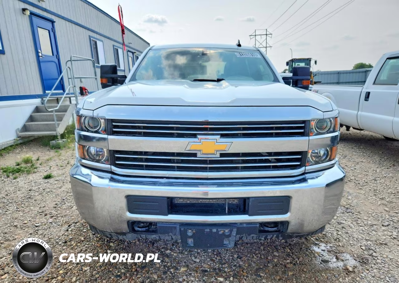 2018 Chevrolet Silverado K2500 Heavy Duty VIN:1GC1KUEG8JF177888 - 5