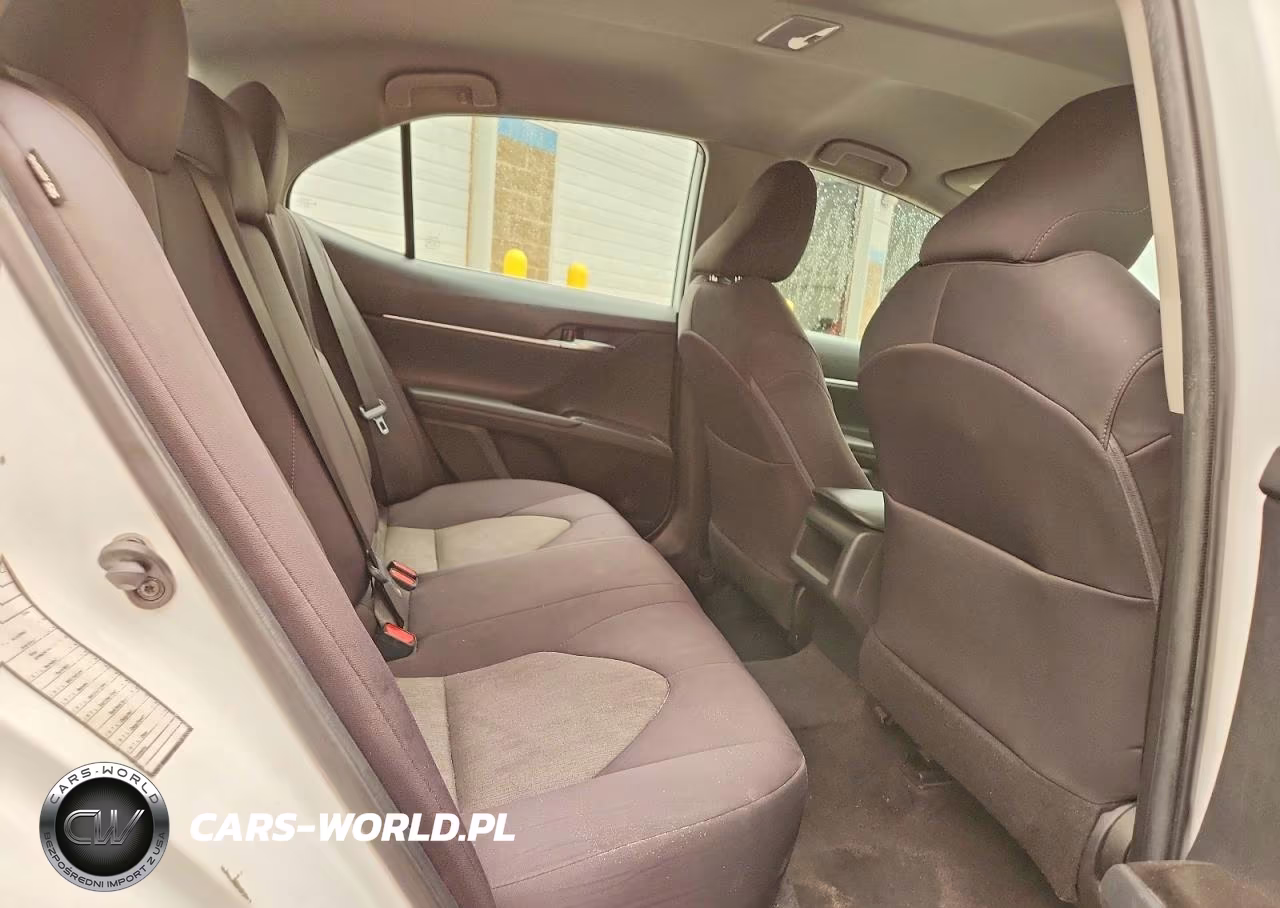 2021 Toyota Camry Le VIN:4T1C11AK4MU592562 - 10
