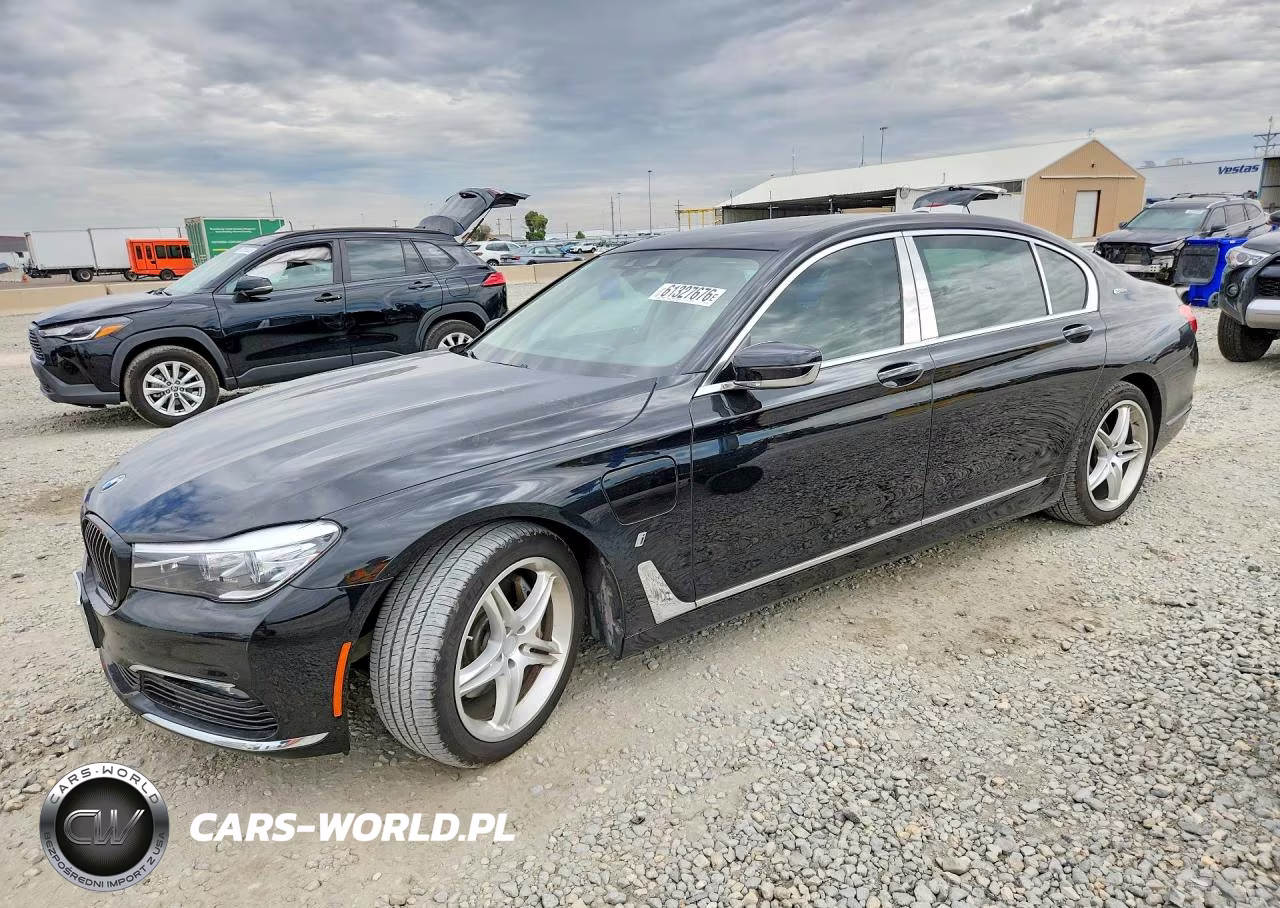 2018 BMW 740 Xe