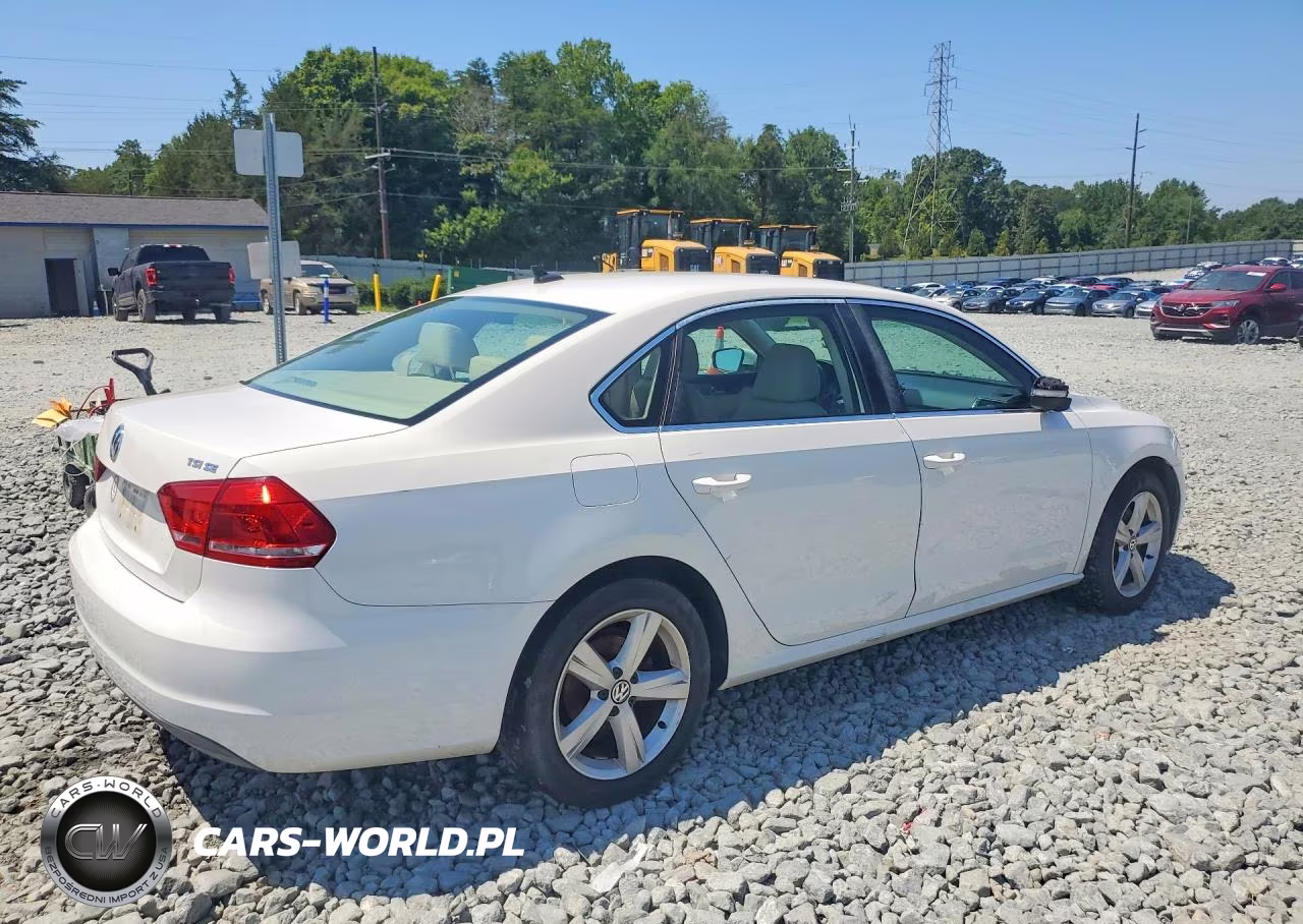 2015 Volkswagen Passat Se VIN:1VWBS7A36FC013666 - 3