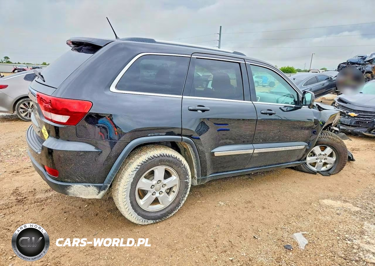 2013 Jeep Grand Cherokee Laredo VIN:1C4RJEAG0DC517543 - 3