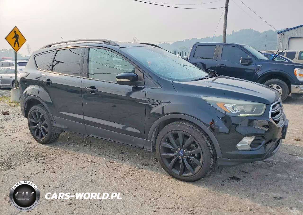 2017 Ford Escape Titanium VIN:1FMCU9J96HUA36763 - 4