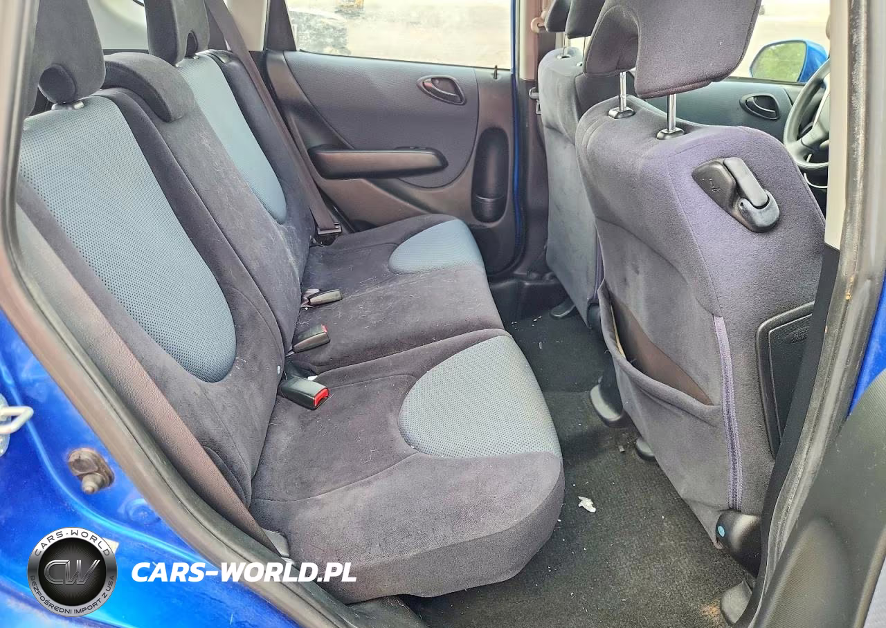2007 Honda Fit VIN:JHMGD384X7S055774 - 10
