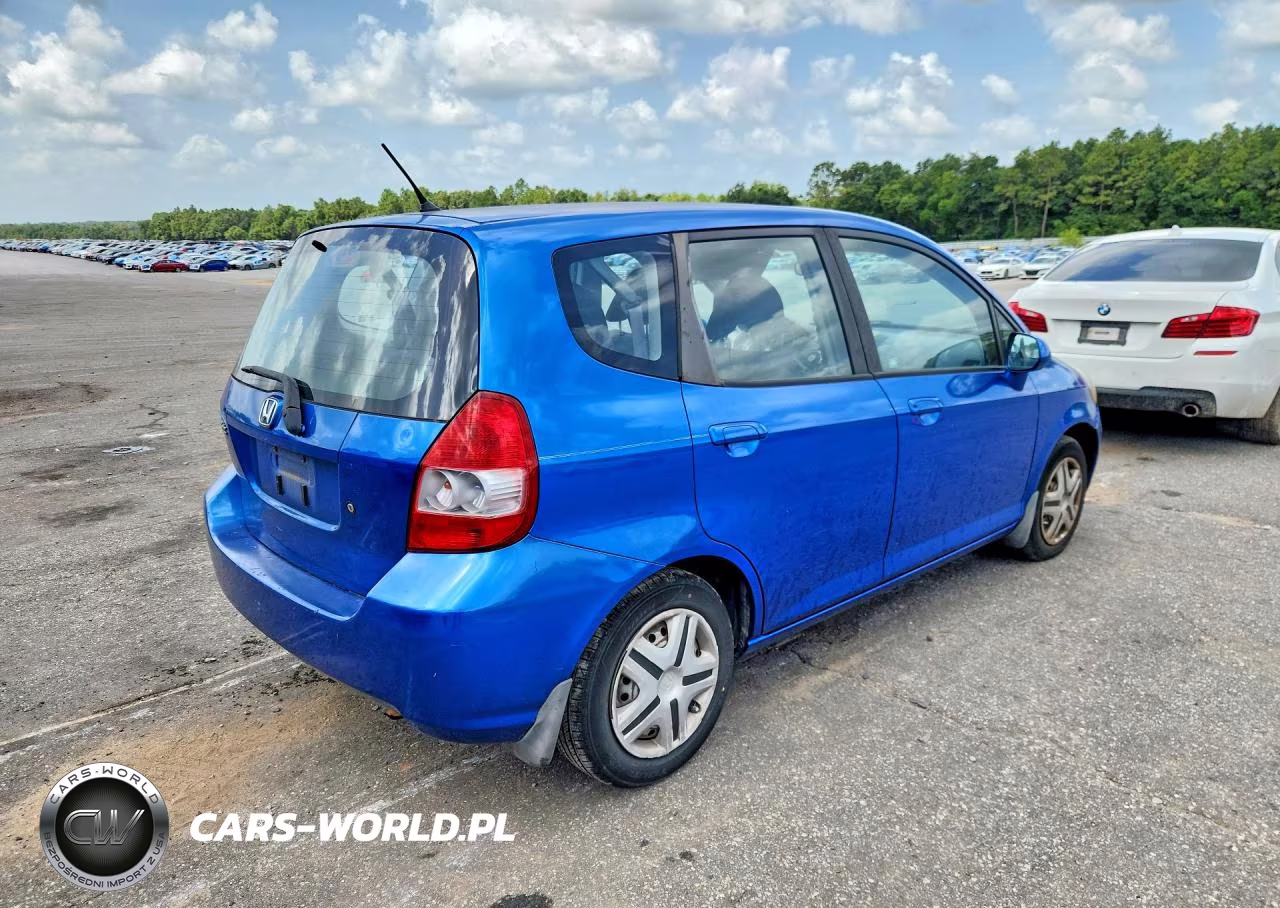 2007 Honda Fit VIN:JHMGD384X7S055774 - 3