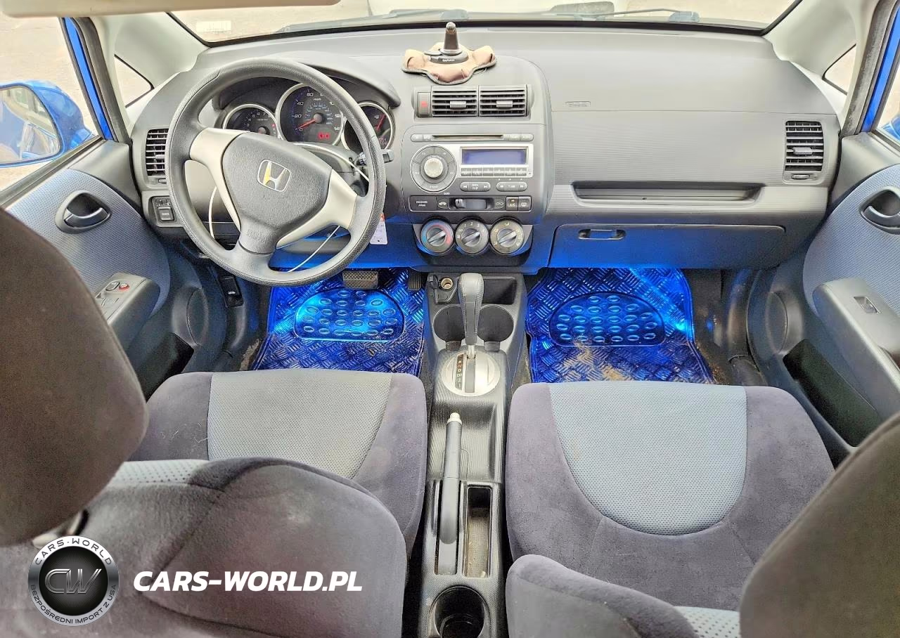 2007 Honda Fit VIN:JHMGD384X7S055774 - 8