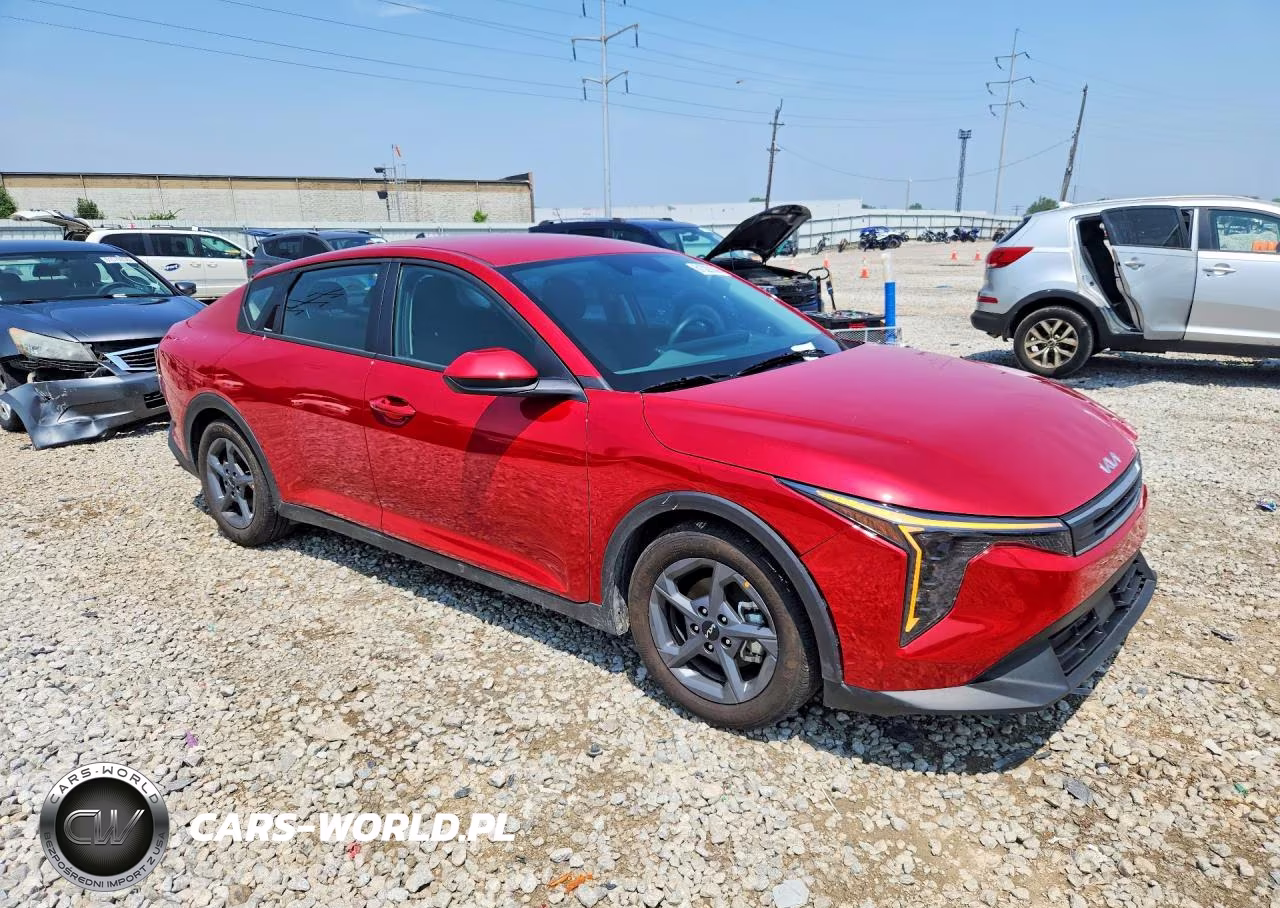 2025 Kia K4 Lxs VIN:3KPFT4DE8SE162368 - 4