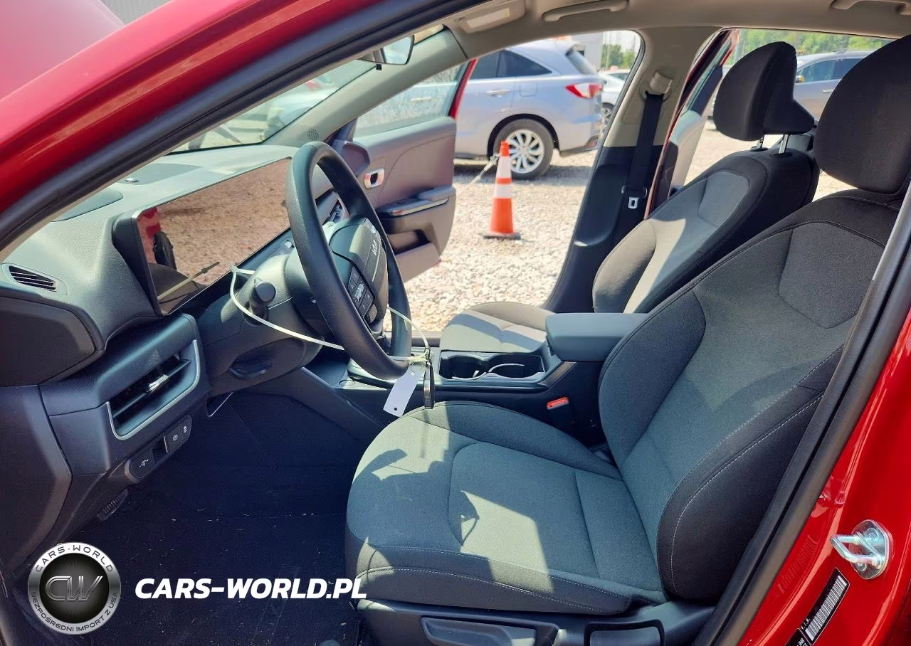 2025 Kia K4 Lxs VIN:3KPFT4DE8SE162368 - 7