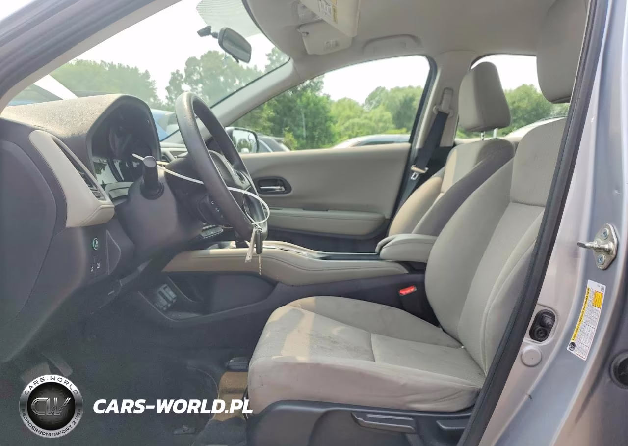 2018 Honda Hr-V Lx VIN:3CZRU6H39JM717924 - 7