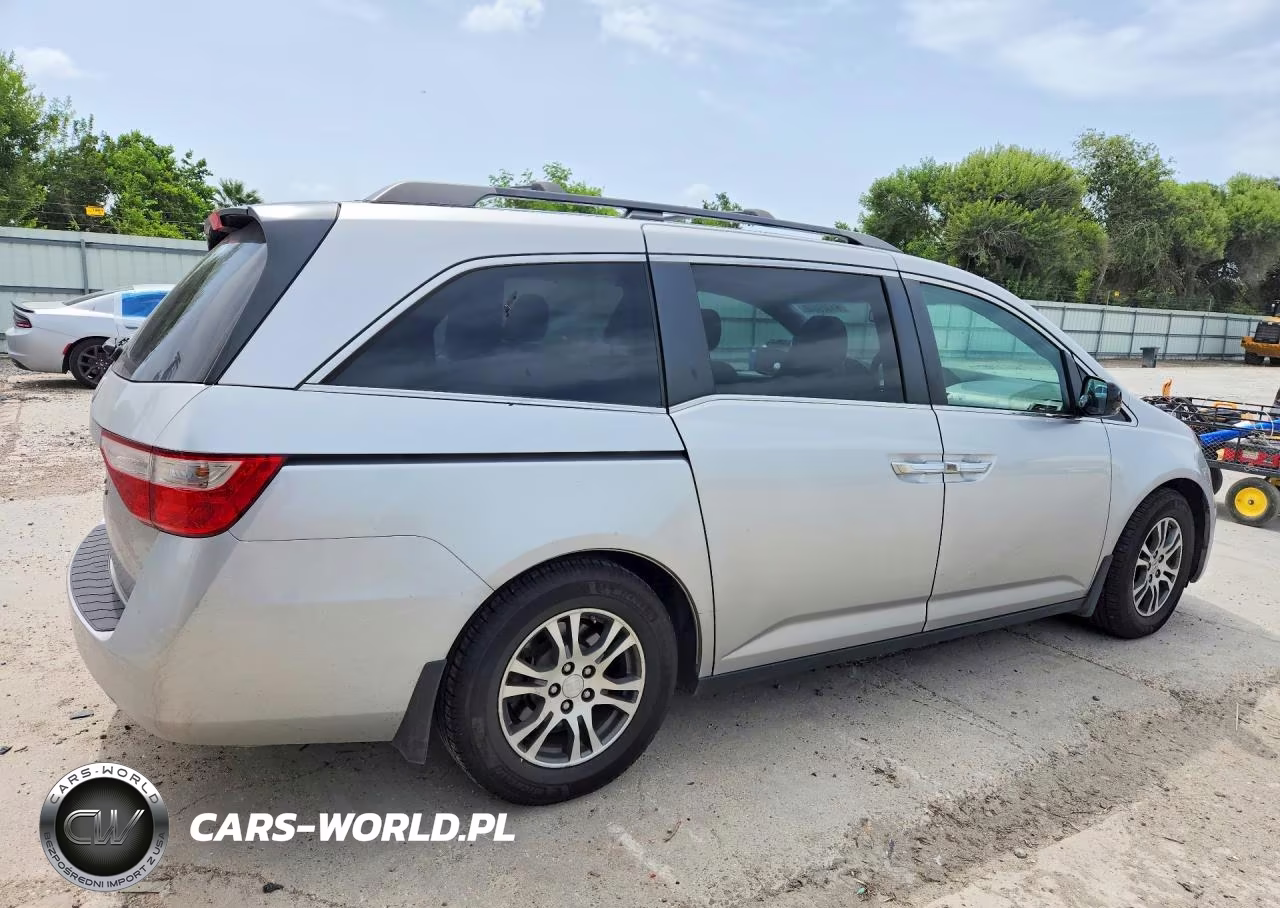 2011 Honda Odyssey Exl VIN:5FNRL5H61BB101914 - 3