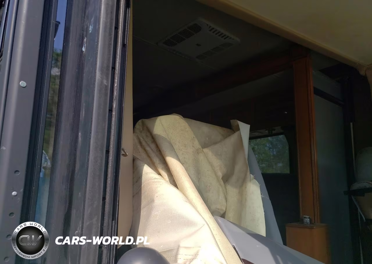 2016 Thor Challenger Motorhome 37Gt VIN:1F66F5DY4G0A02398 - 10