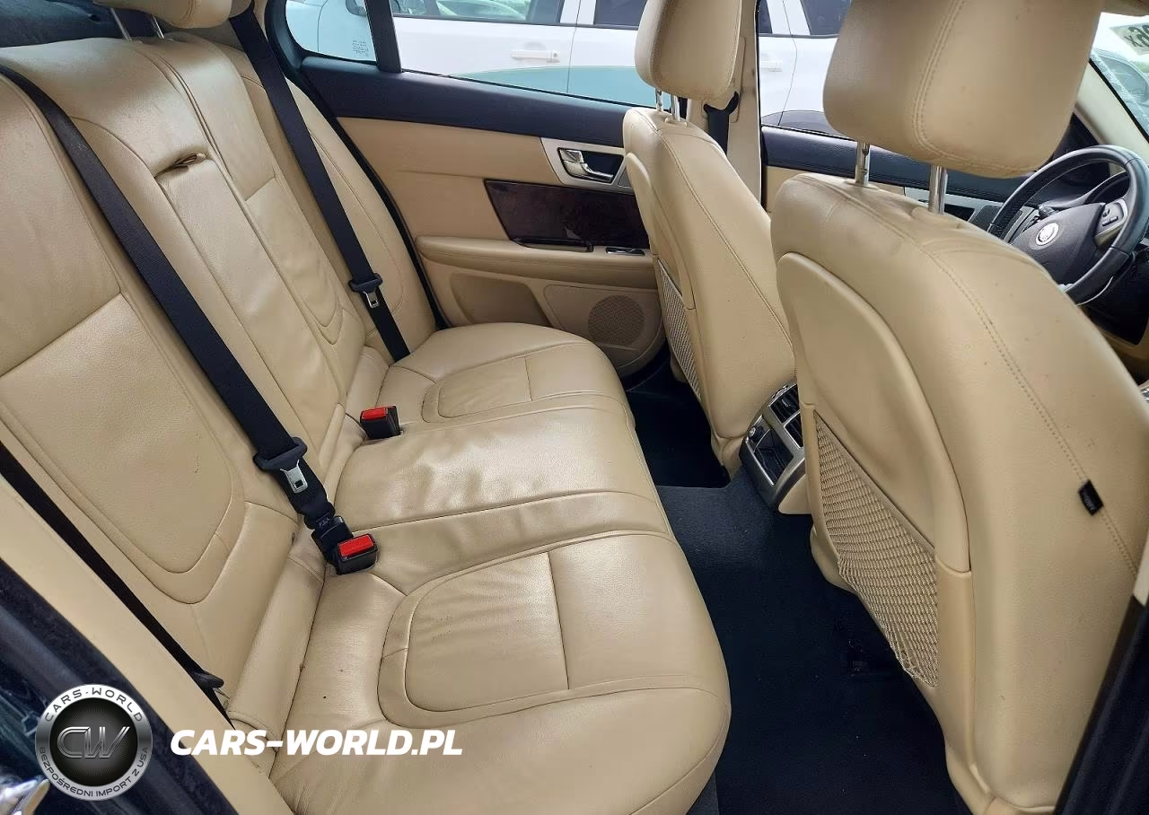 2012 Jaguar Xf VIN:SAJWA0FB7CLS42949 - 10