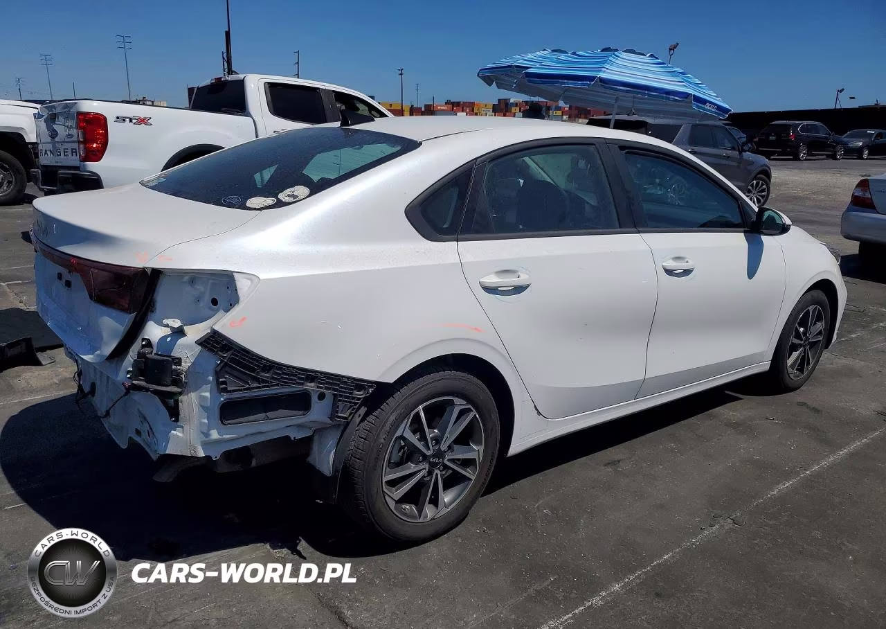 2023 Kia Forte Lxs VIN:3KPF24AD7PE620617 - 3