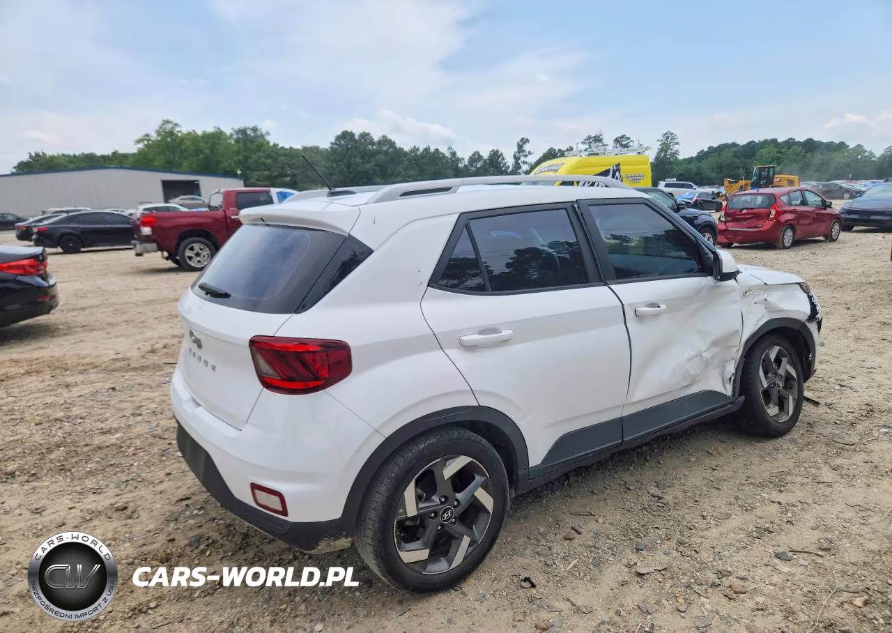 2023 Hyundai Venue VIN:KMHRC8A3XPU209735 - 3