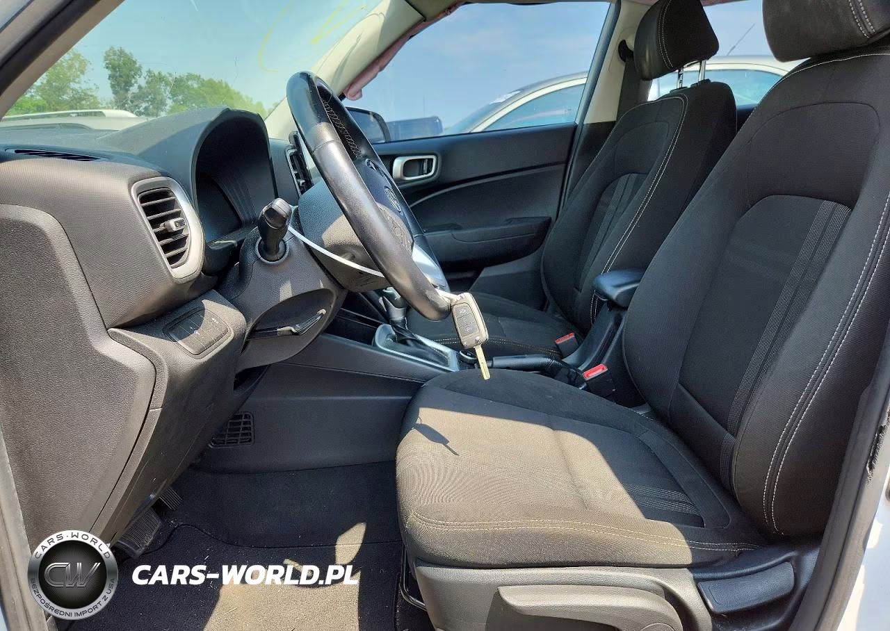 2023 Hyundai Venue VIN:KMHRC8A3XPU209735 - 7