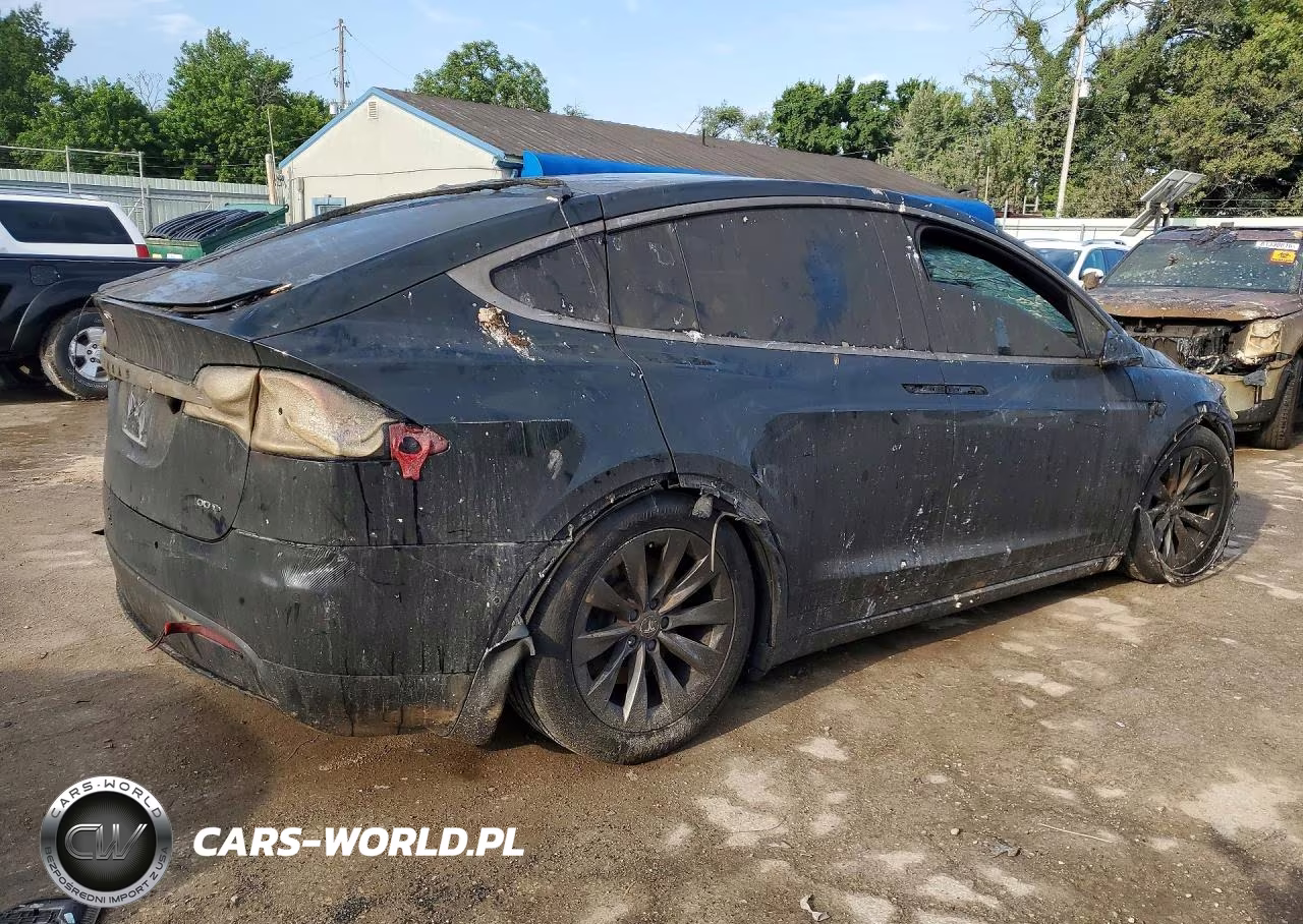 2017 Tesla Model X VIN:5YJXCBE22HF069524 - 3