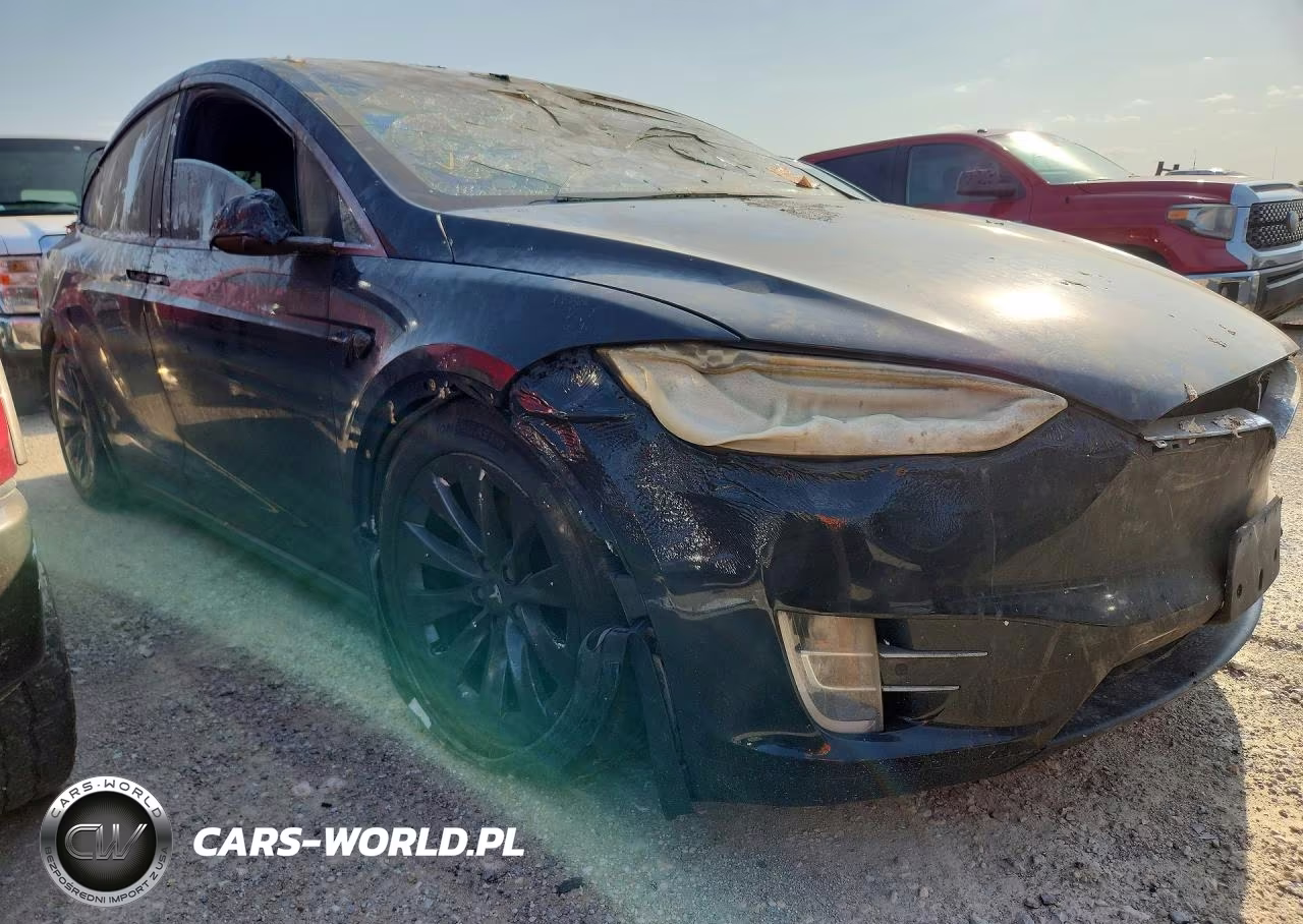2017 Tesla Model X VIN:5YJXCBE22HF069524 - 4
