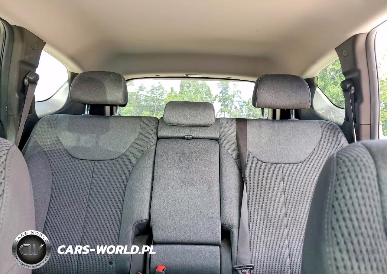 2019 Hyundai Santa Fe Se VIN:5NMS23AD7KH036017 - 10