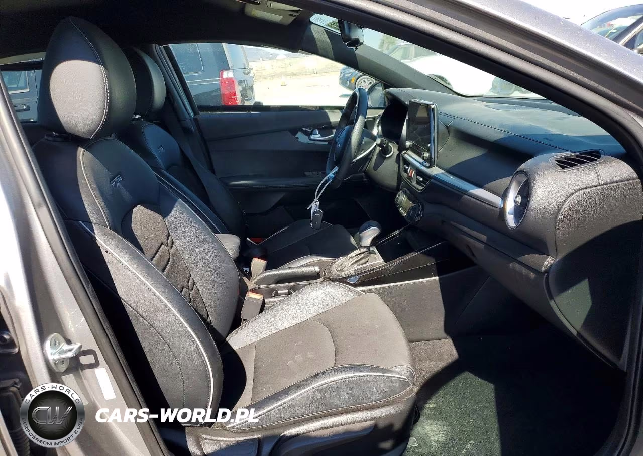 2023 Kia Forte Gt Line VIN:3KPF54AD0PE622457 - 7
