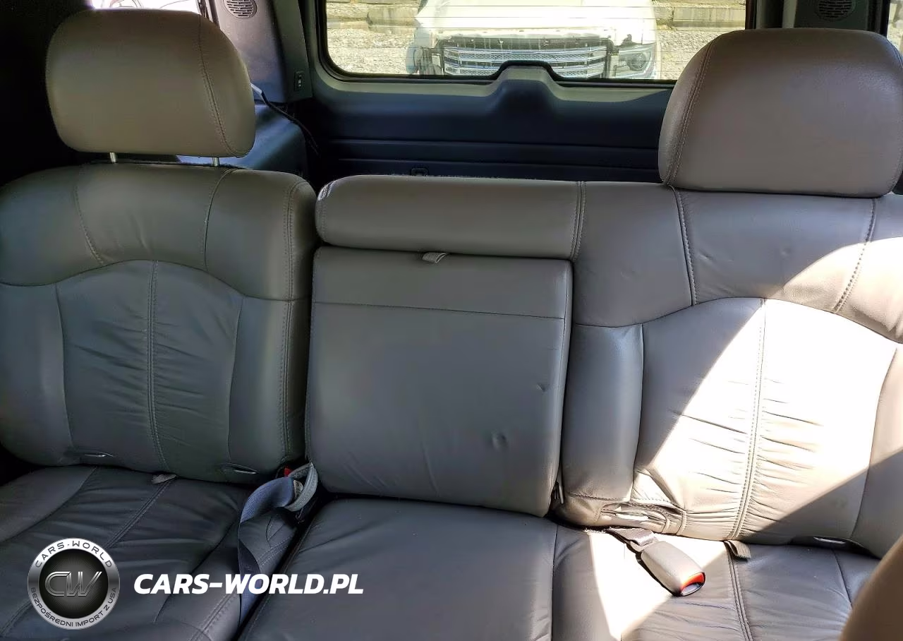 2002 Chevrolet Tahoe K1500 VIN:1GNEK13Z22J275776 - 10