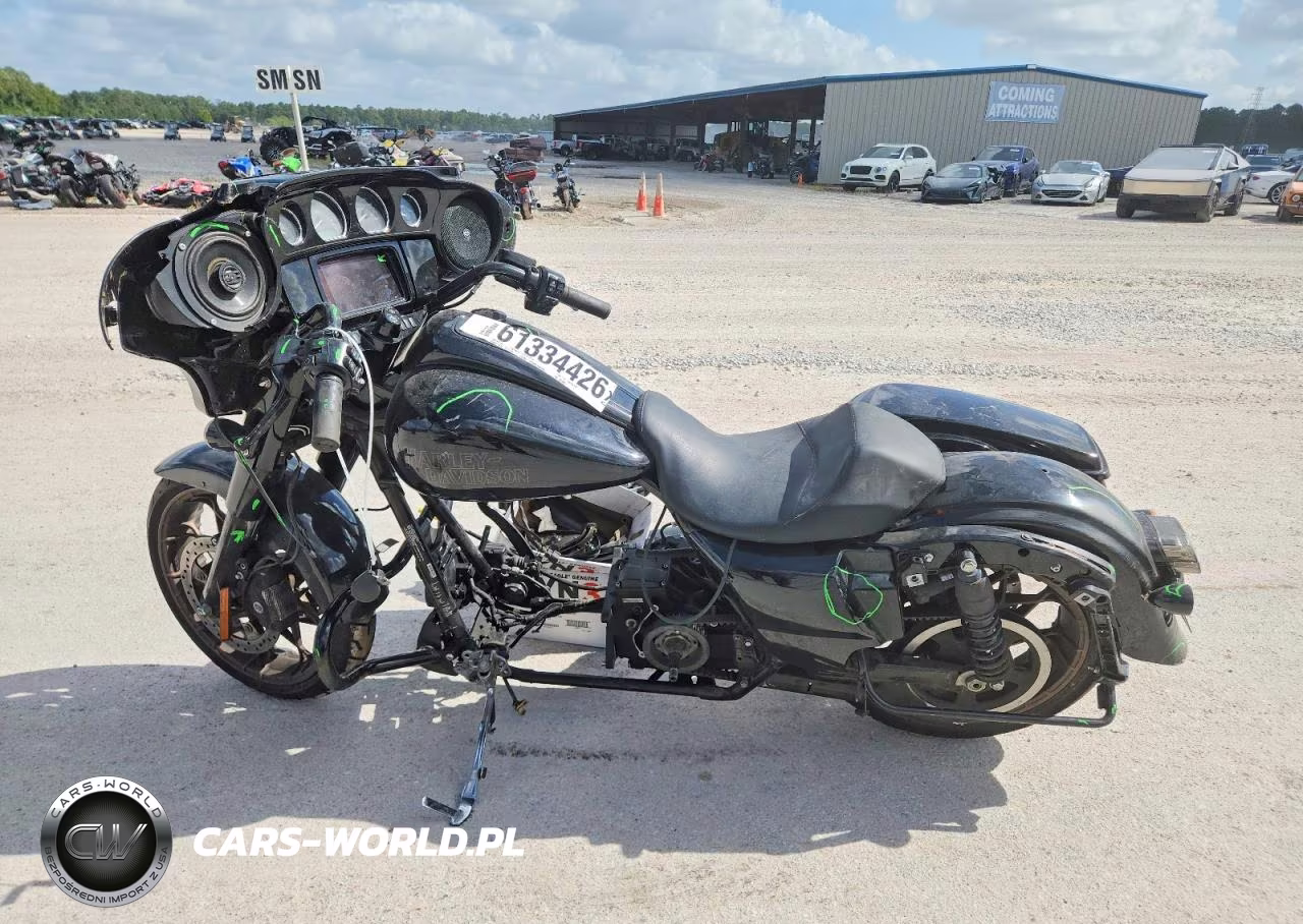 2023 Harley-Davidson Flhxst VIN:1HD1ABL18PB627883 - 3