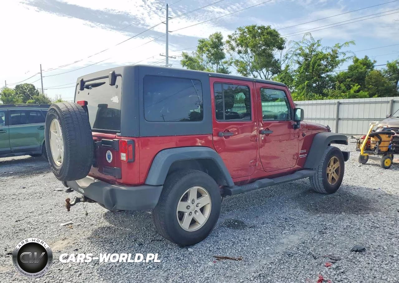 2012 Jeep Wrangler Unlimited Sport VIN:1C4BJWDG4CL229137 - 3