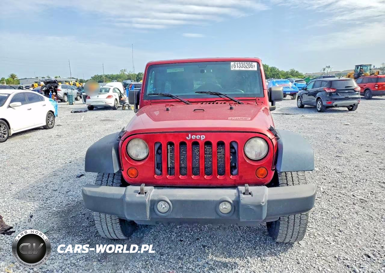 2012 Jeep Wrangler Unlimited Sport VIN:1C4BJWDG4CL229137 - 5