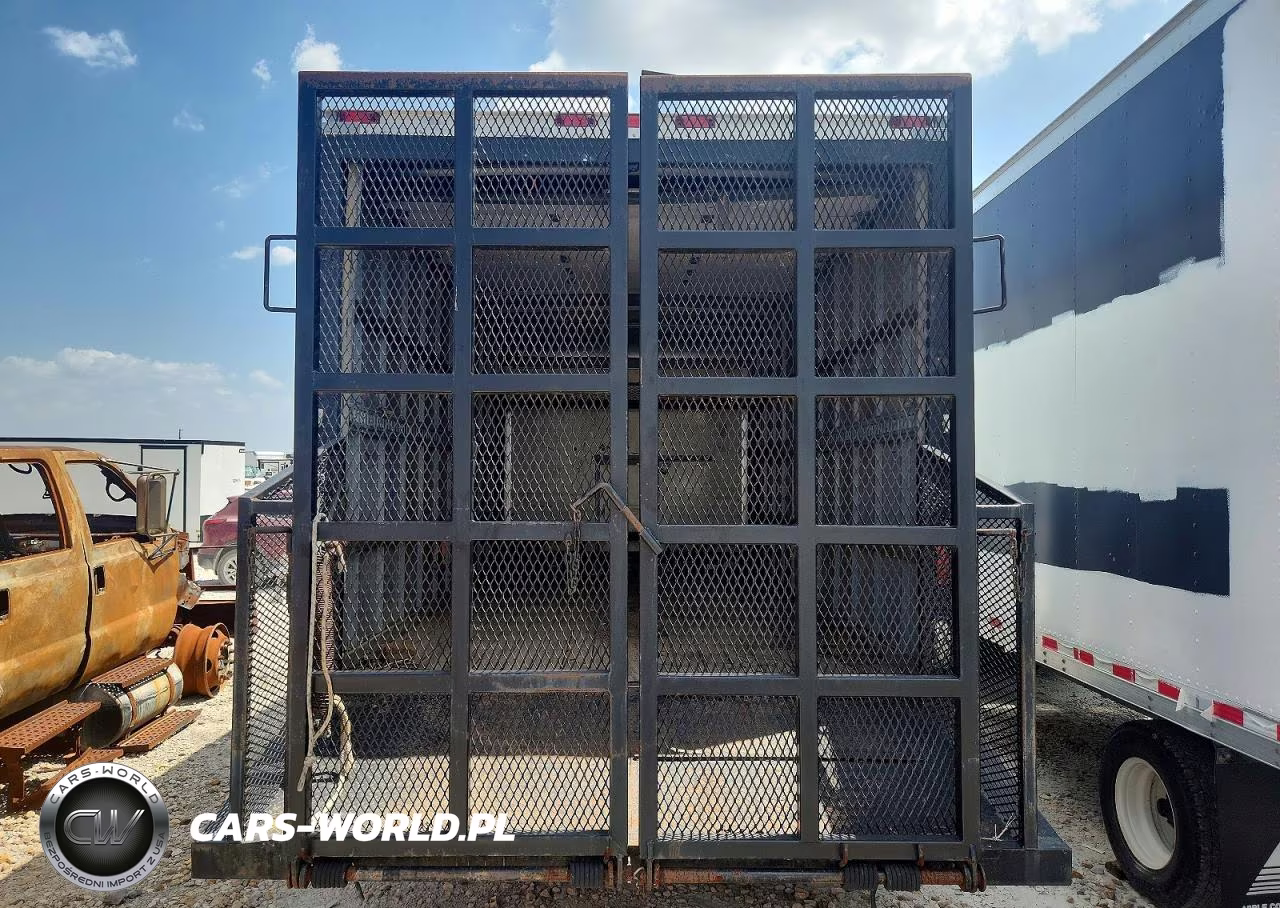 2010 Chevrolet Express Box Truck VIN:1GB6G3BG2A1113157 - 10