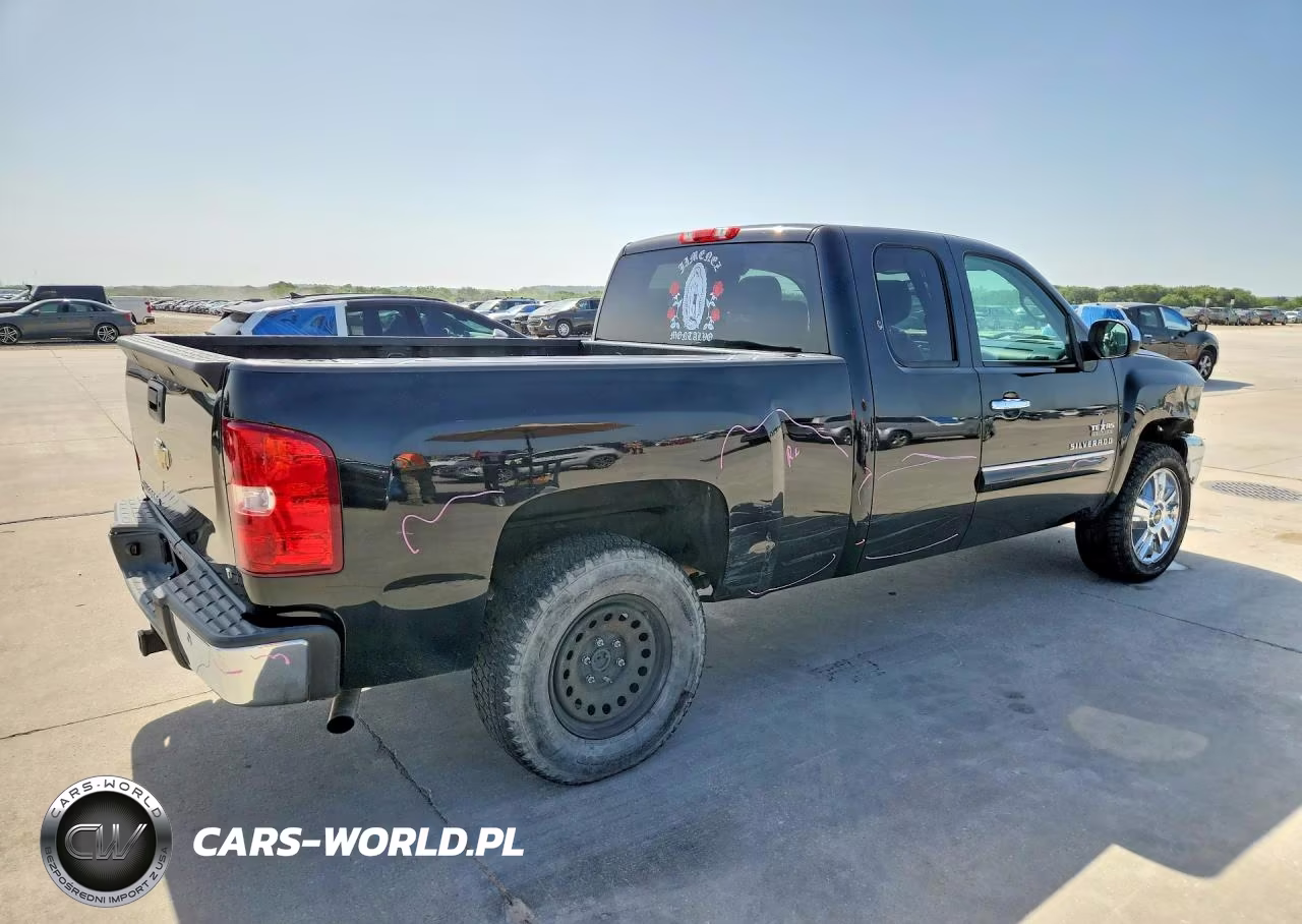 2013 Chevrolet Silverado C1500 Lt VIN:1GCRCSE01DZ313823 - 3