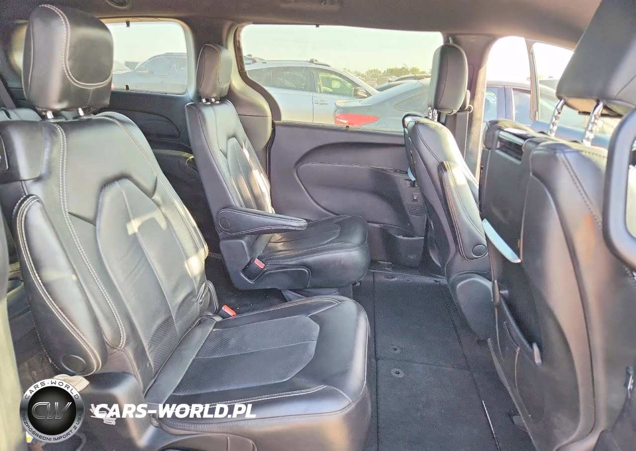2021 Chrysler Pacifica Touring L VIN:2C4RC1BG2MR572200 - 11