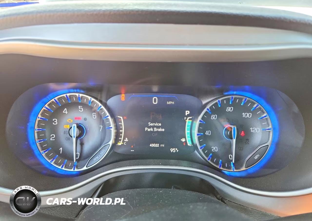 2021 Chrysler Pacifica Touring L VIN:2C4RC1BG2MR572200 - 9
