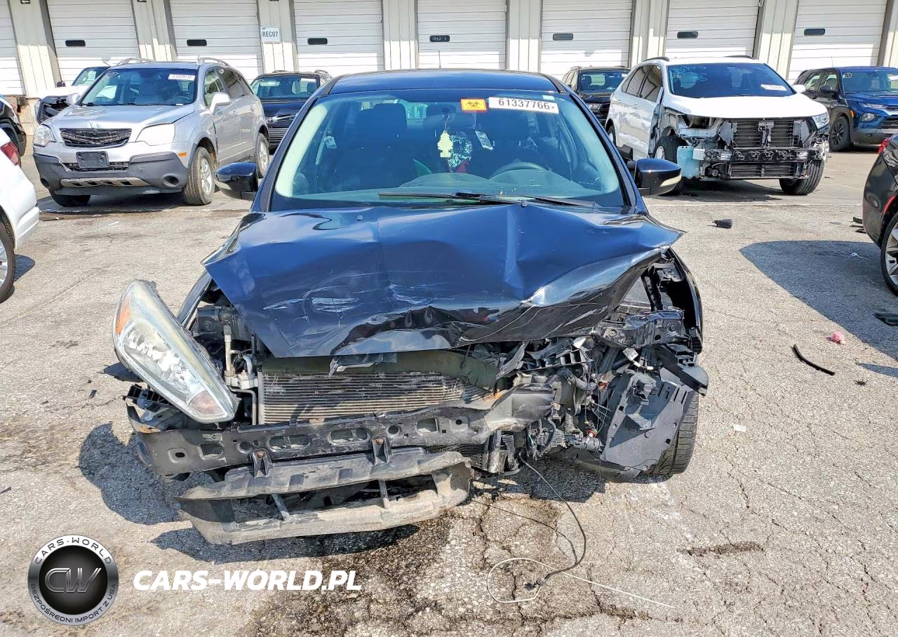 2016 Ford Focus Se VIN:1FADP3F24GL359048 - 5