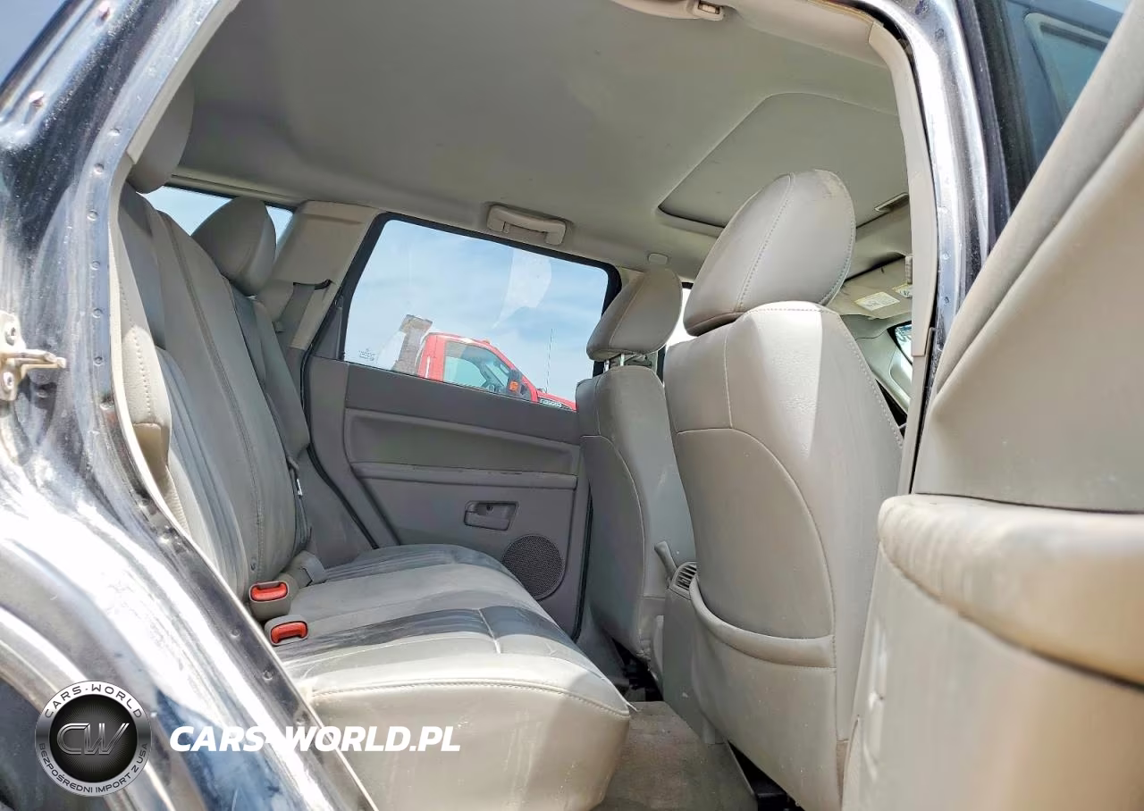 2007 Jeep Grand Cherokee Laredo VIN:1J8HR48P67C615896 - 11