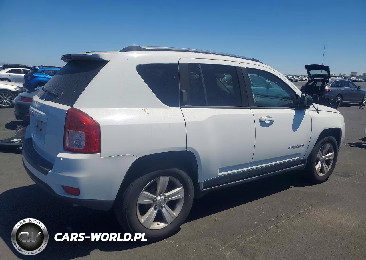 2011 Jeep Compass Sport VIN:1J4NT1FA2BD195592 - 3